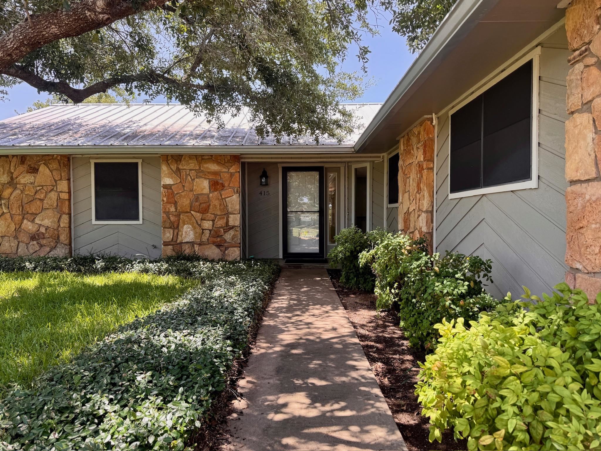 415 Ancient Oaks Dr, Marble Falls