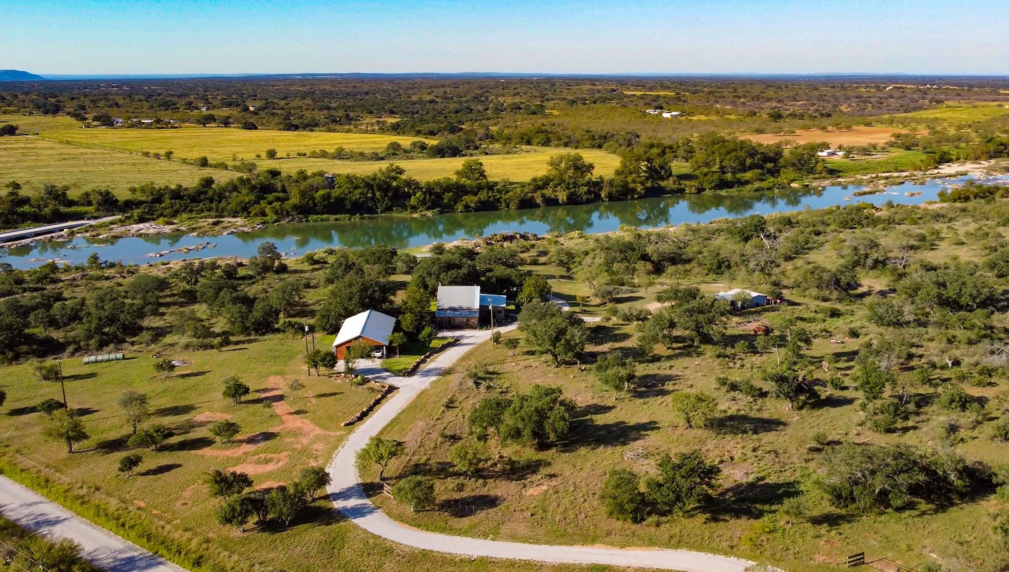 2205 CR 103, Llano