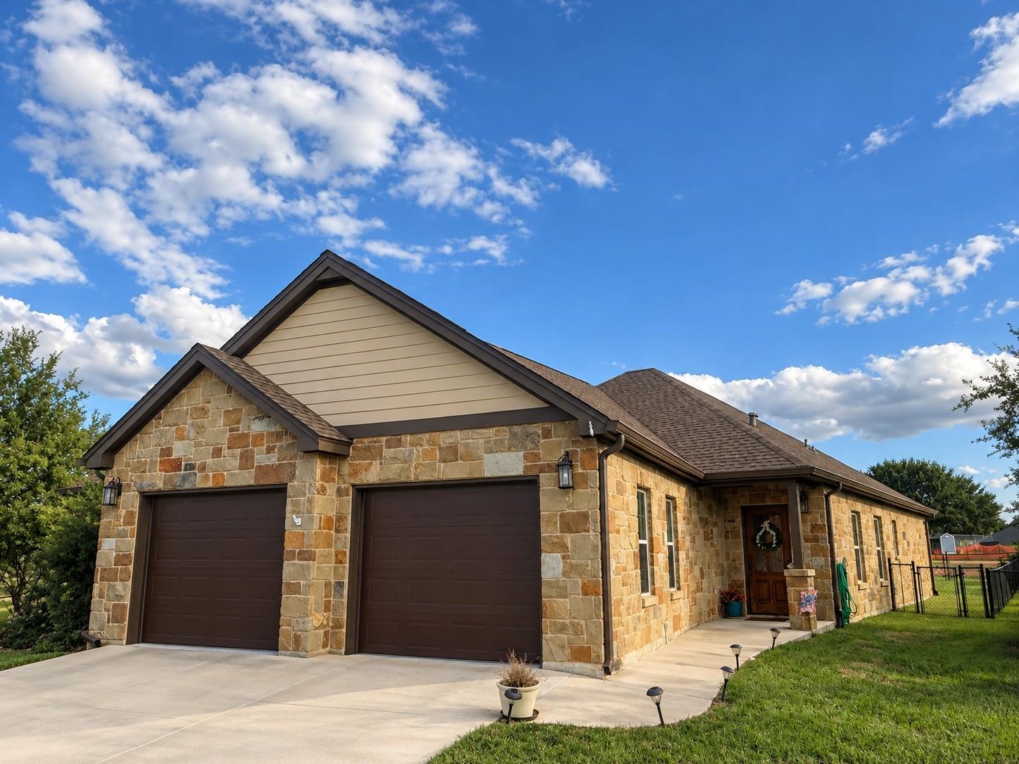 135 Pinehurst, Meadowlakes