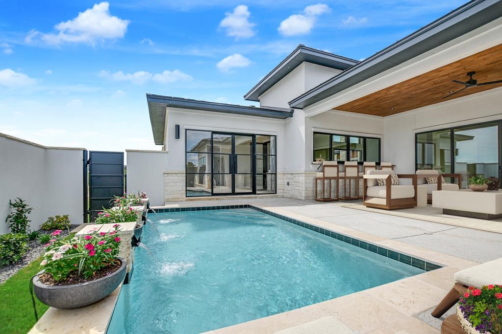 109 Island, Horseshoe Bay