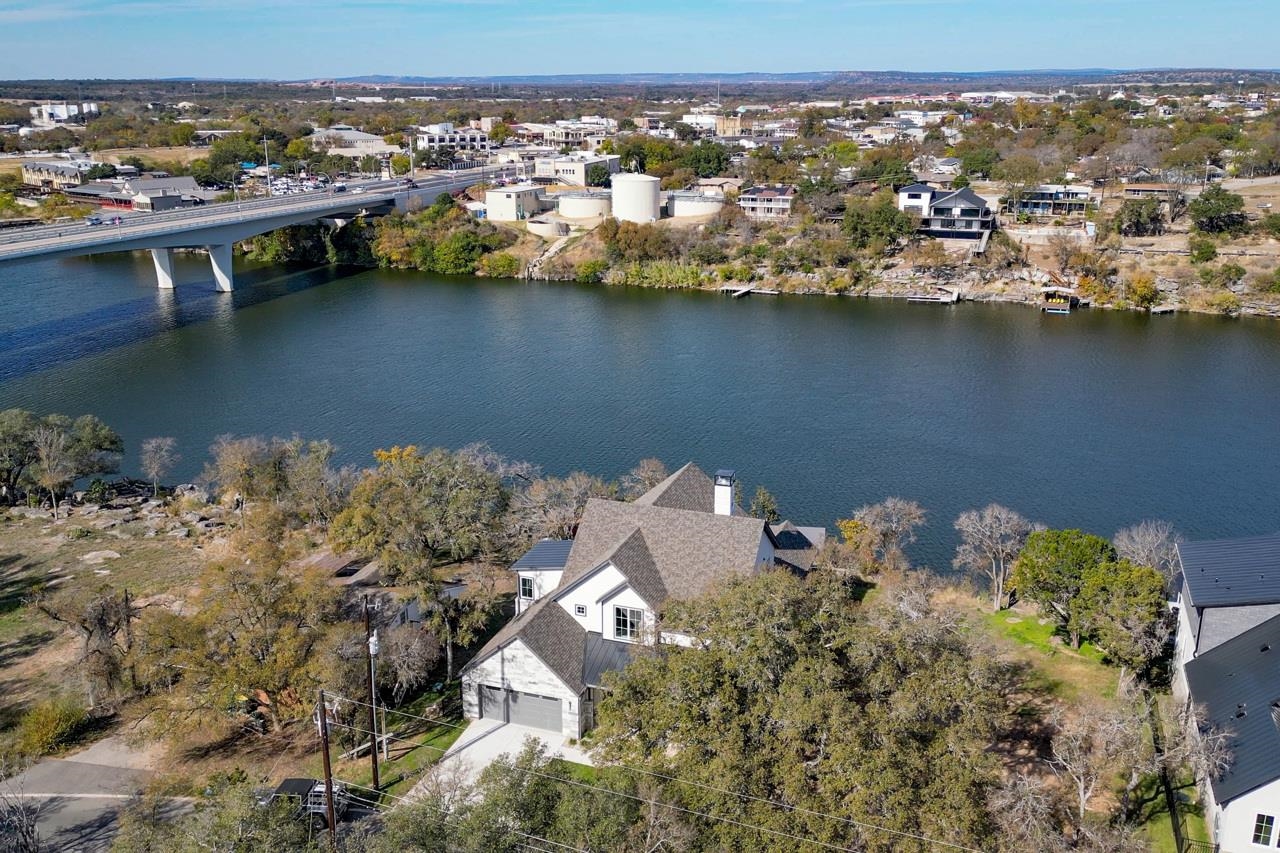 112 Los Escondidos, Marble Falls