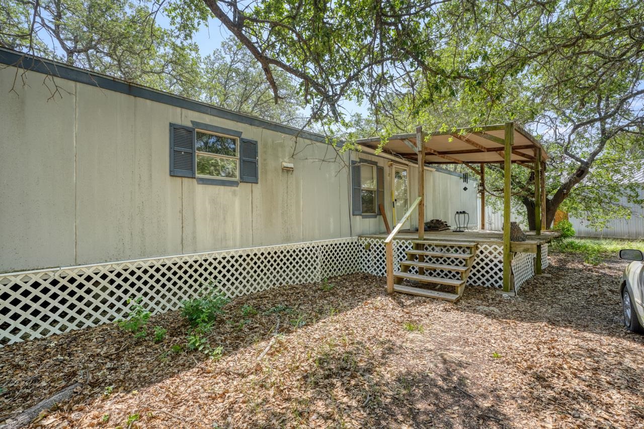 1,182 SF