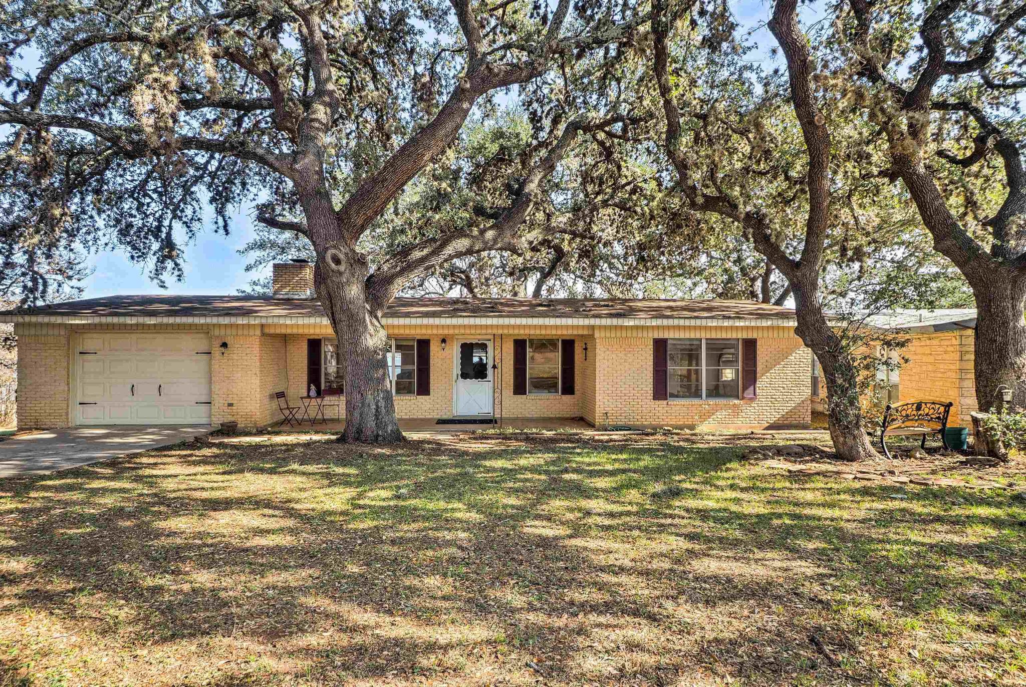 210 Lake Loop, Tow