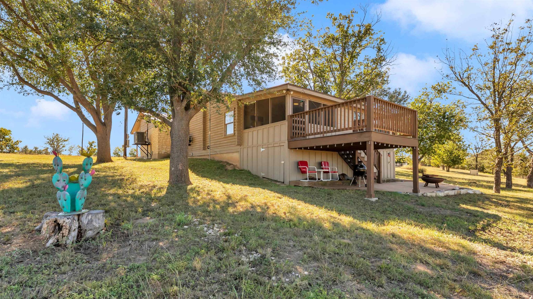 261 Diamond Cross, Llano