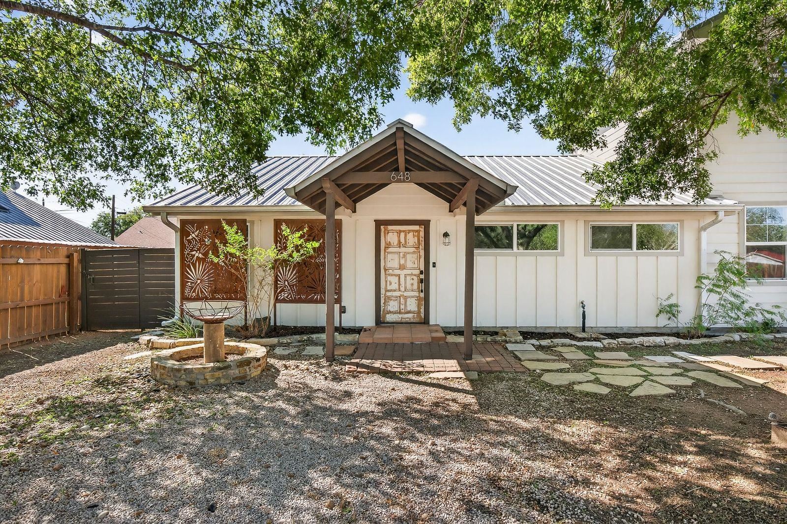 648 Magnolia Ln, Cottonwood Shores