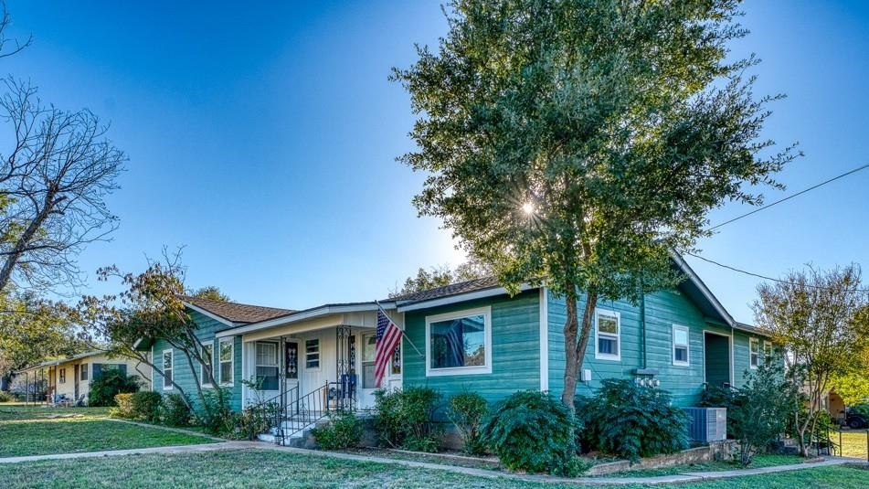 901 Wright, Llano
