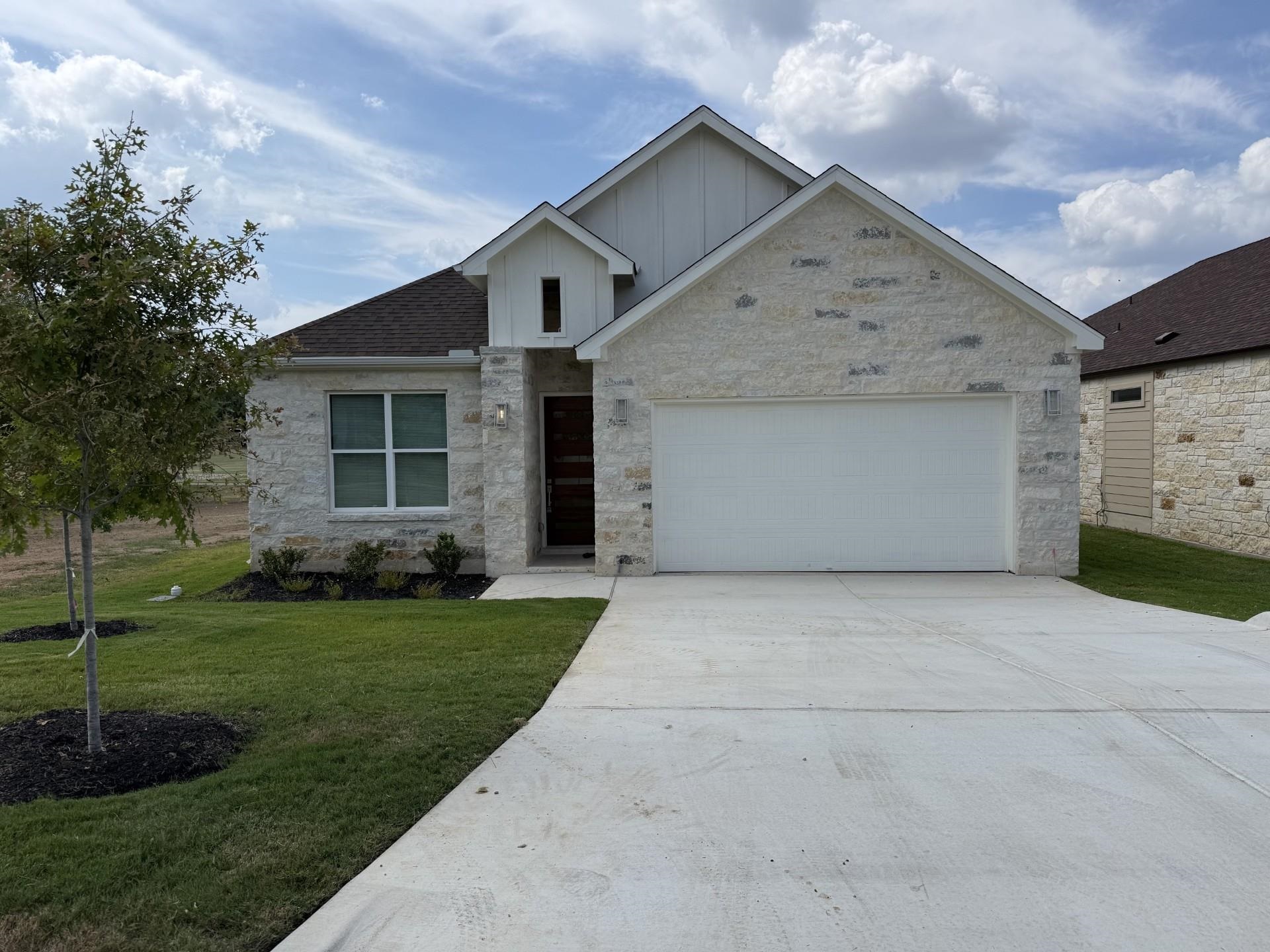 134 Pinehurst, Meadowlakes