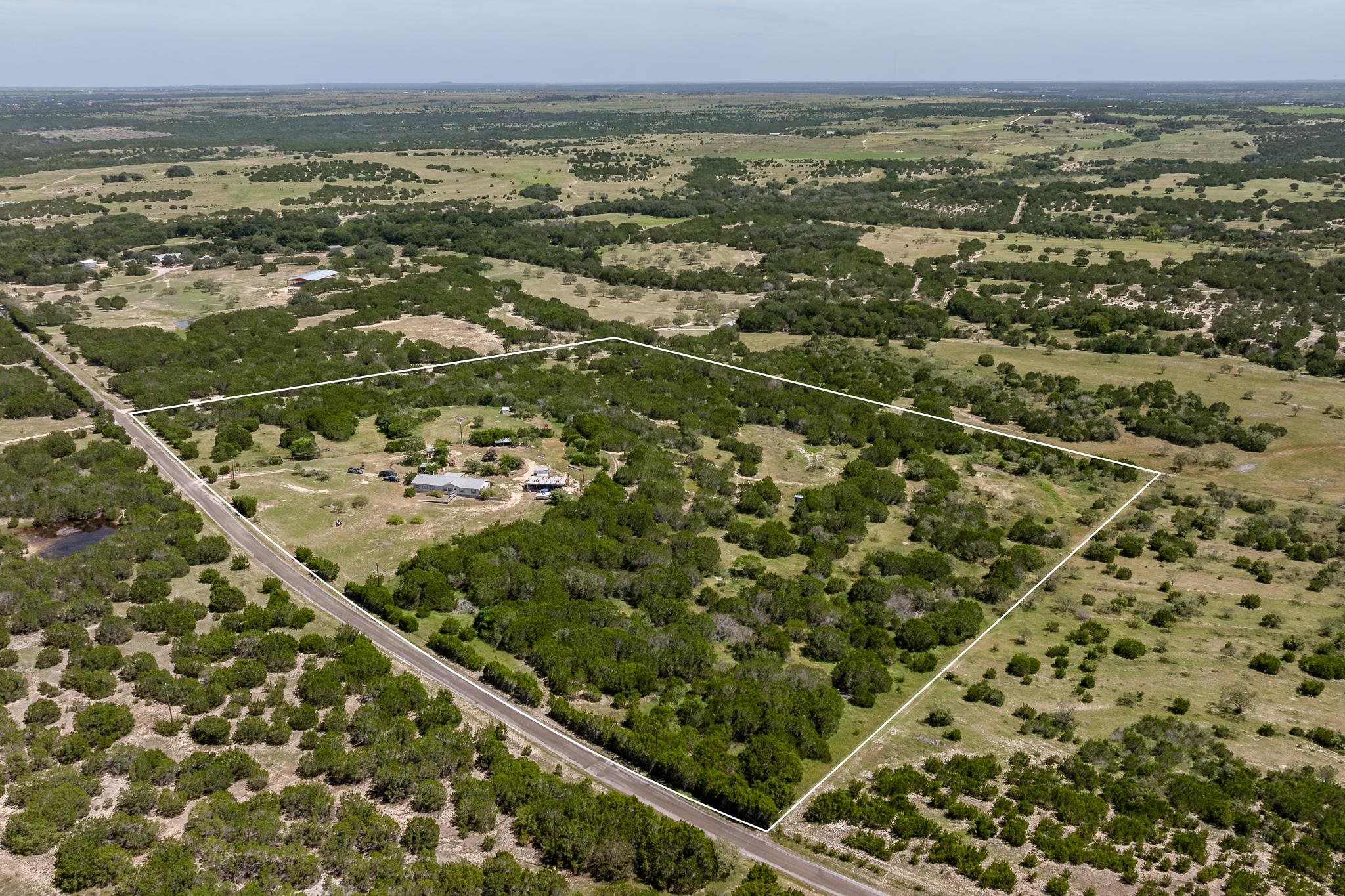 6551 CR 208, Lampasas
