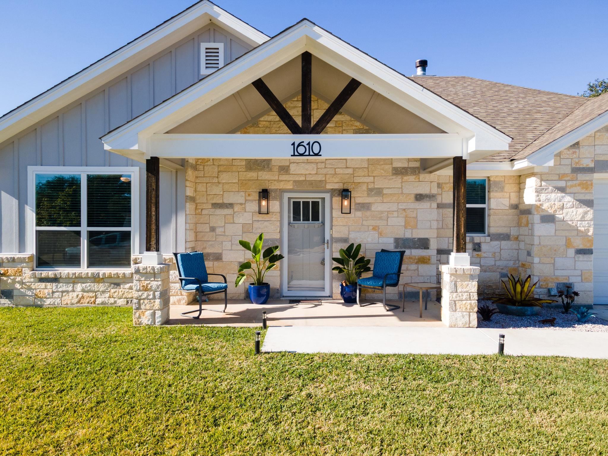 1610 Badger, Lampasas