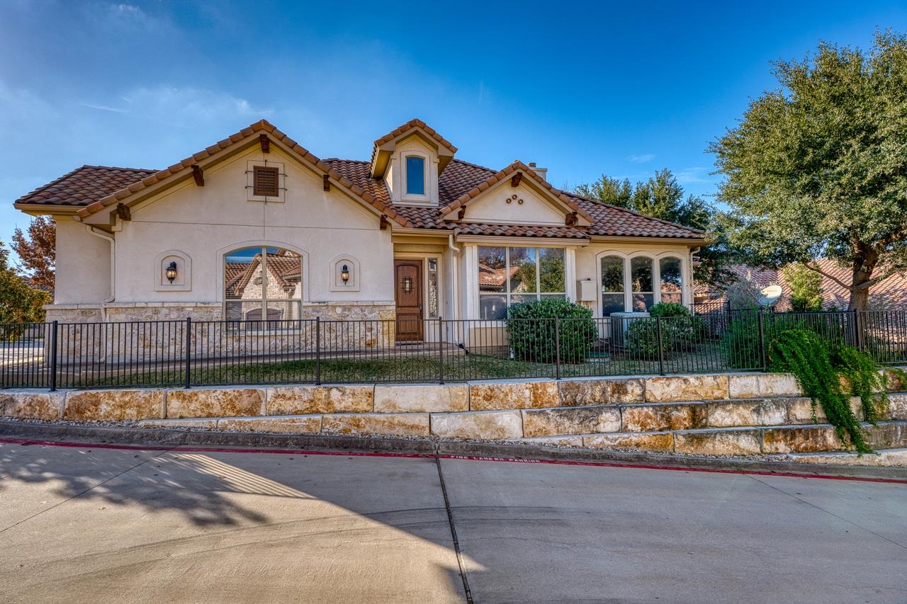 300 Enclave, Horseshoe Bay