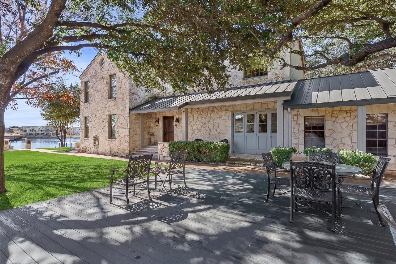 135 Perry Lane, Kingsland