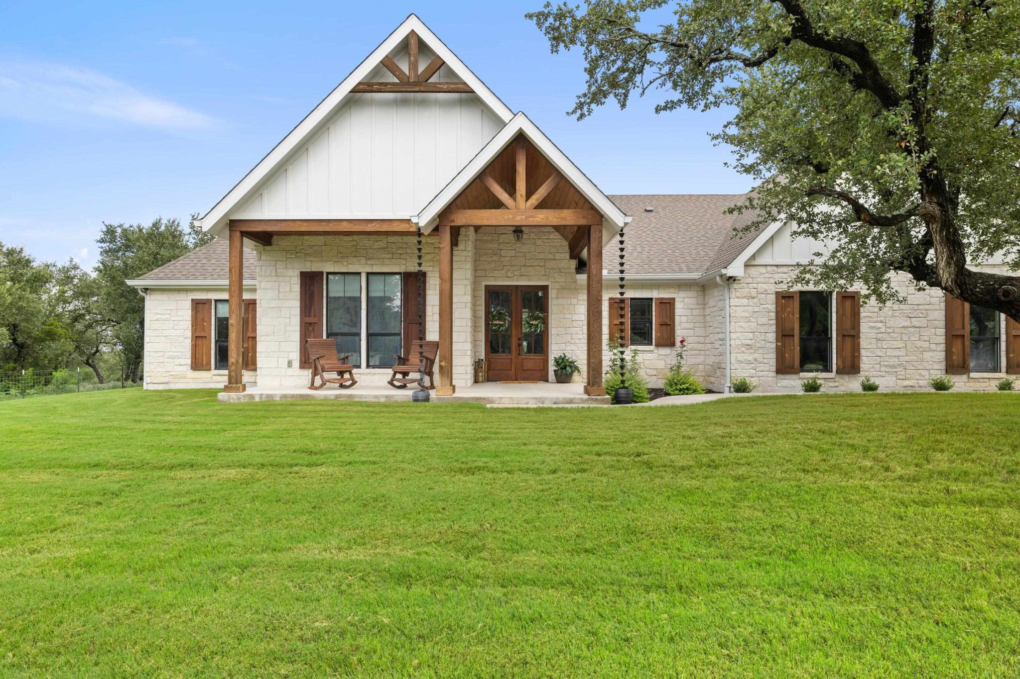 210 Levon, Burnet