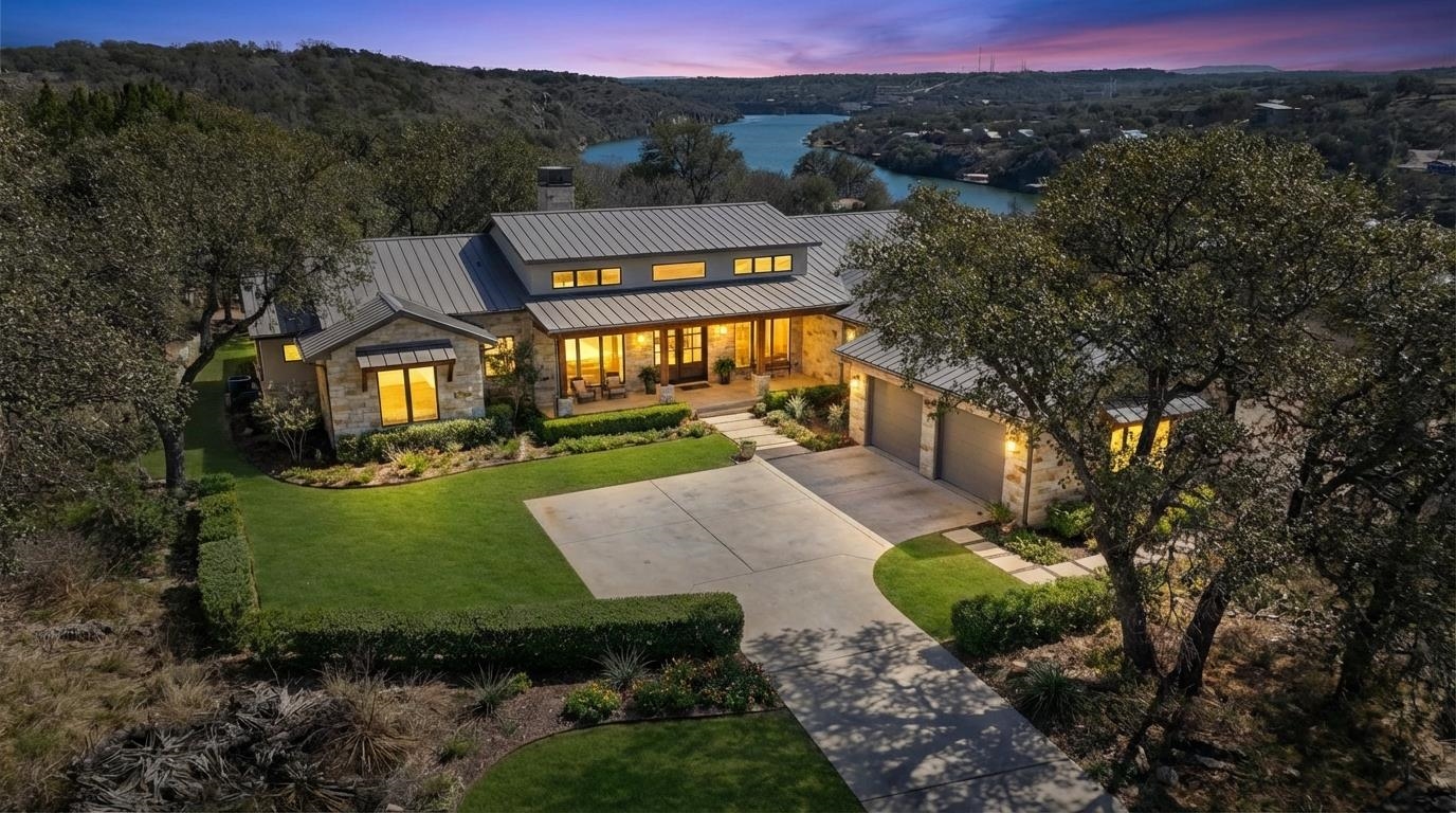 This is a Virtual Image, no house exists on the property.