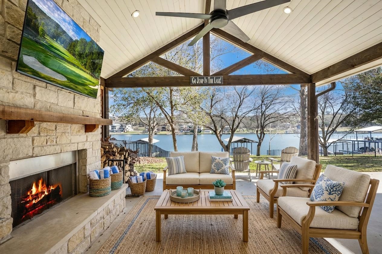 1001 Lakeshore Dr, Marble Falls