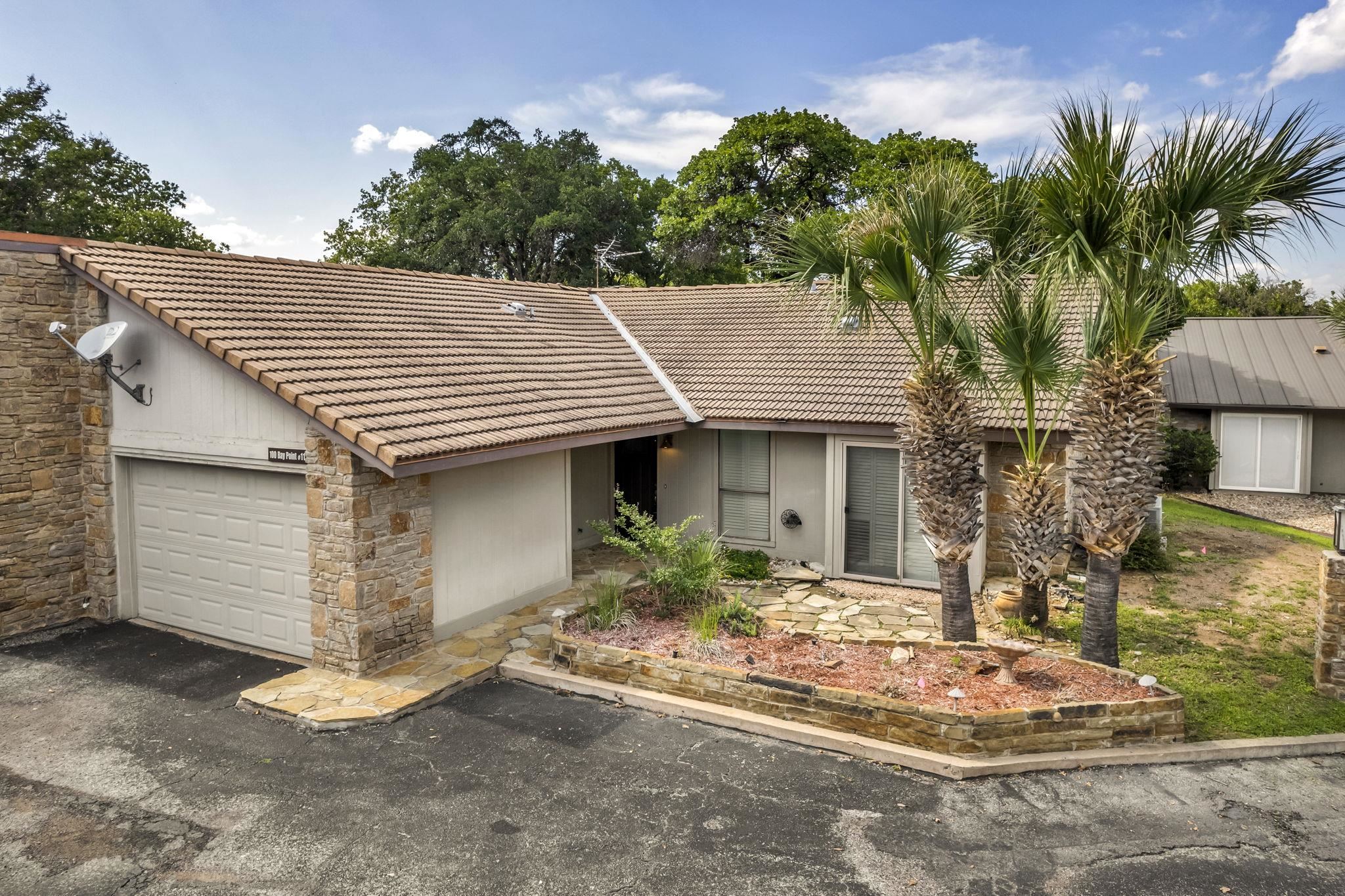 100 Bay Point, Horseshoe Bay