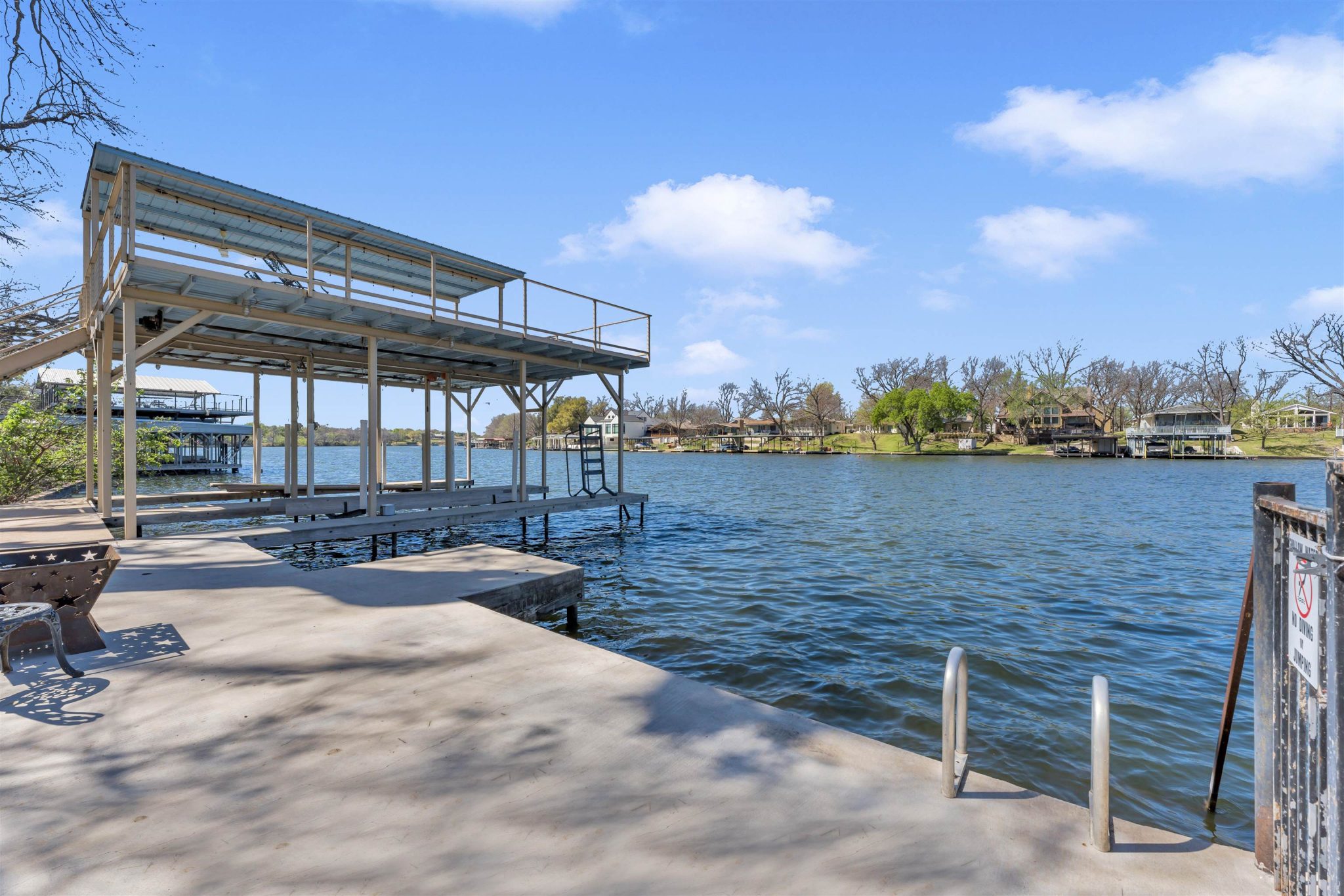 1108 Lakeside Drive, Burnet