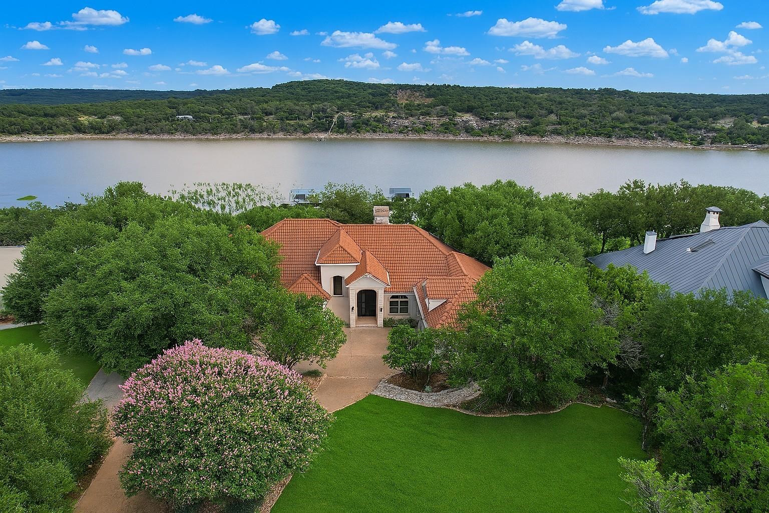 24729 Travis Lakeside Cv, Spicewood