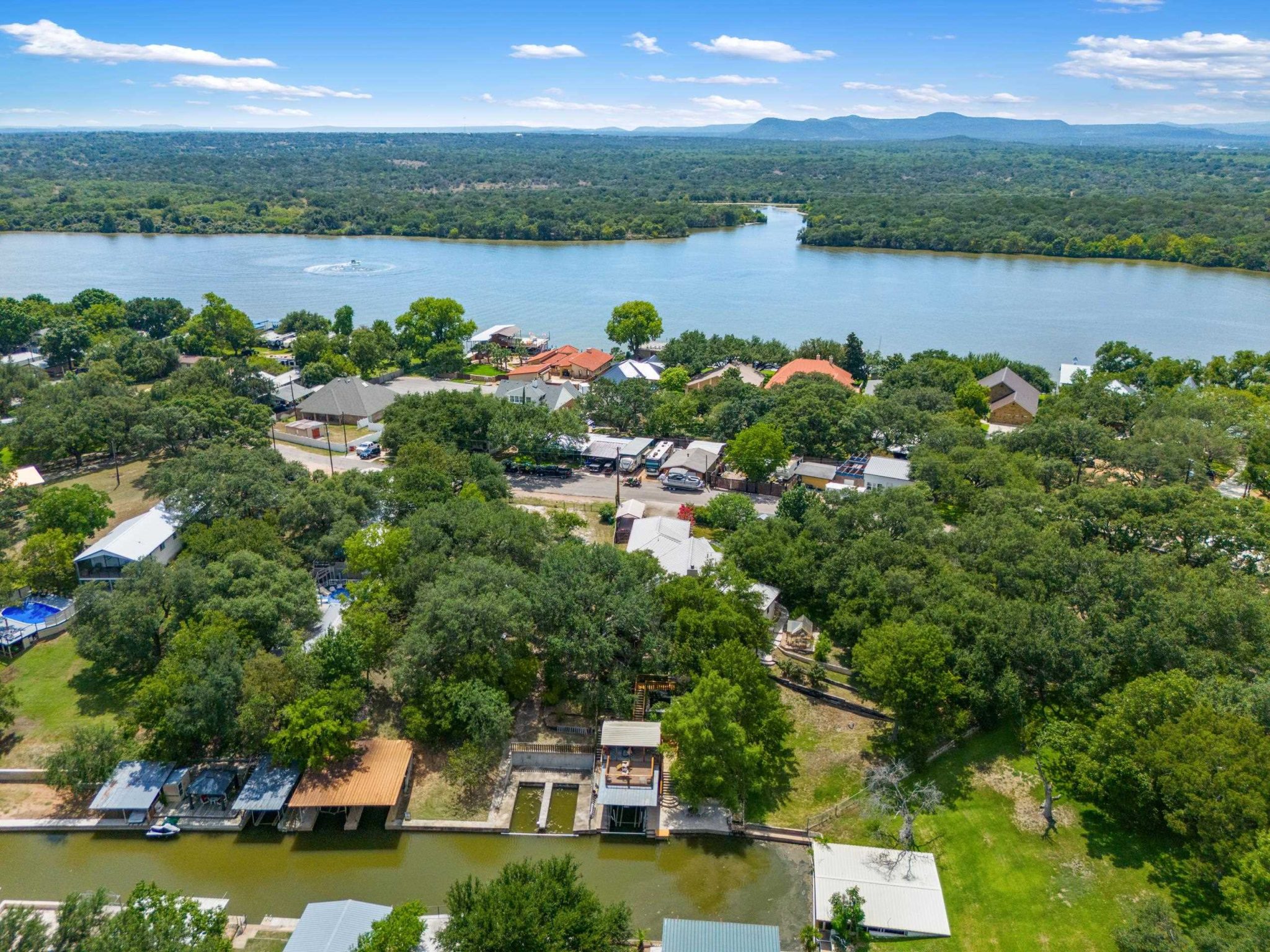 523 CR 136A, Kingsland