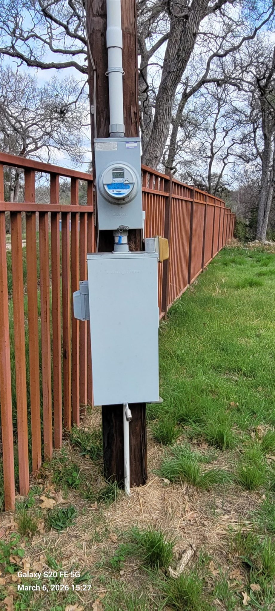 Electric meter and panel installed.  City water is available a the street.  Septic will be required.