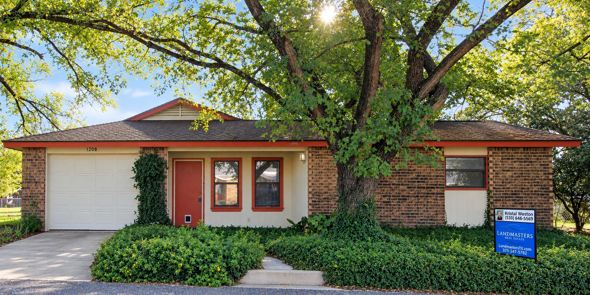 1208 Olive, Llano