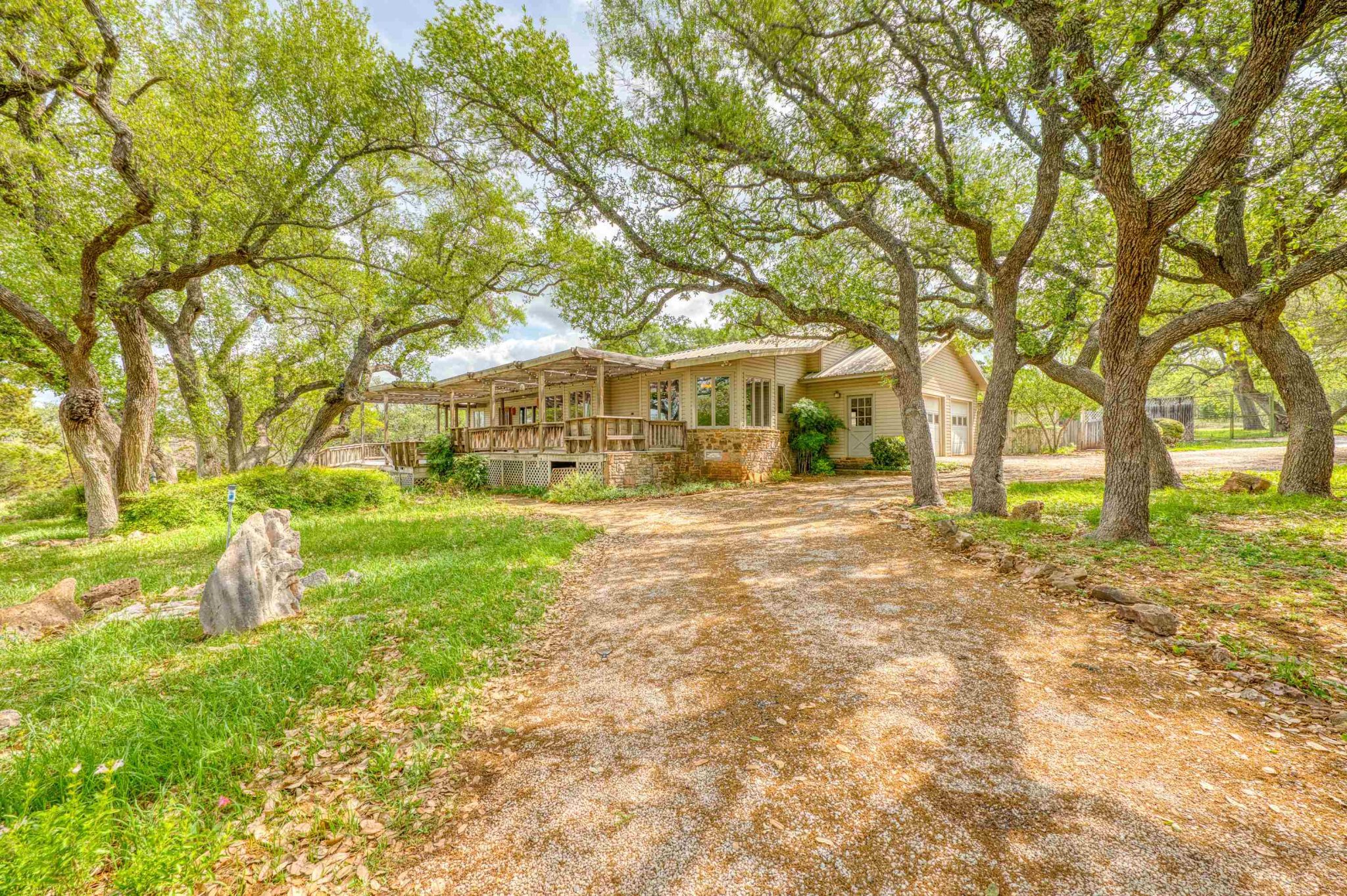 121 County Road 143, Burnet