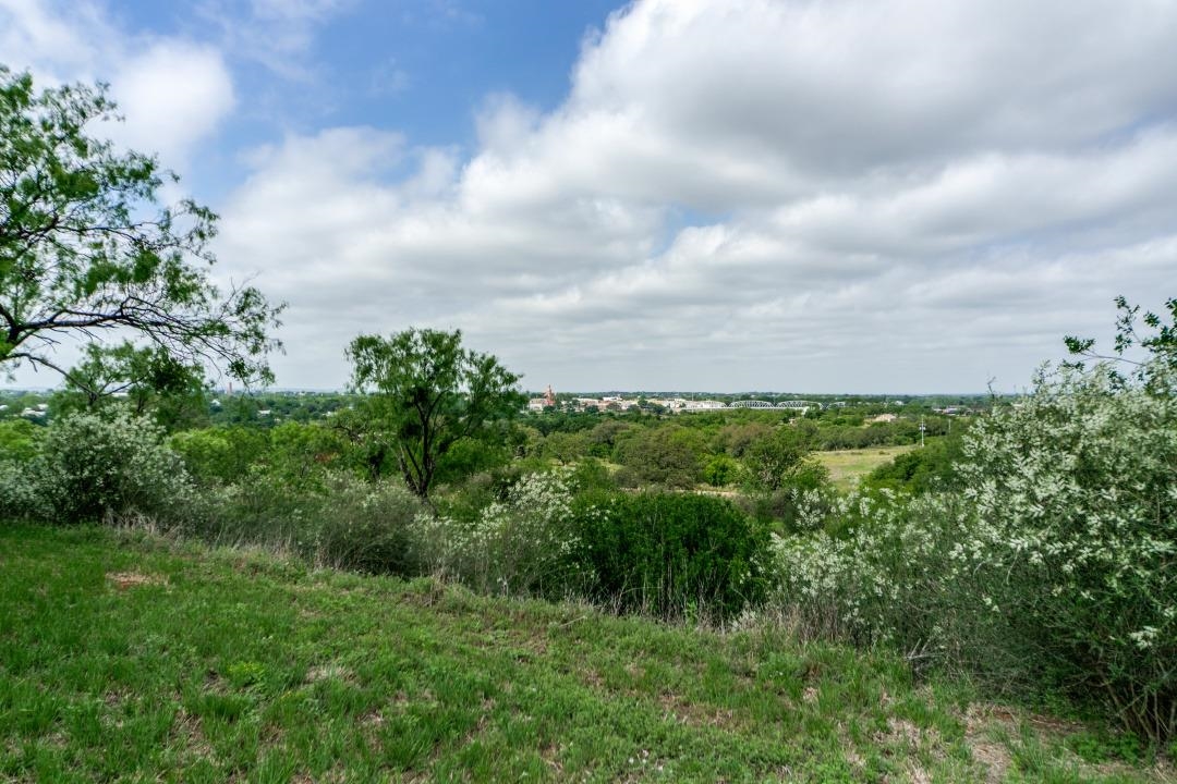 504 Vernon, Llano