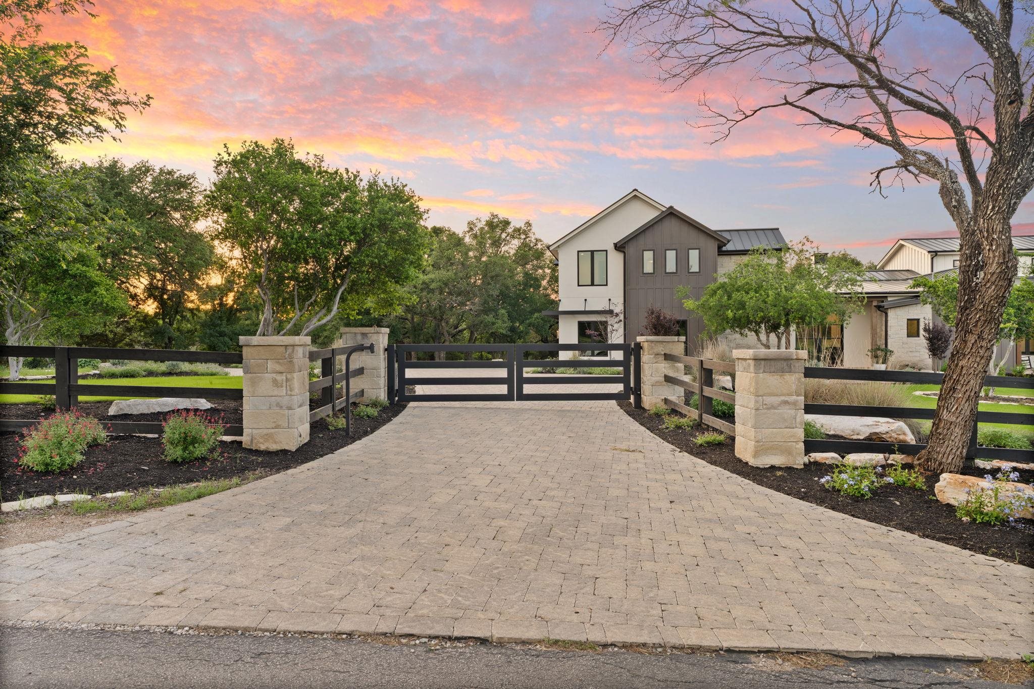 1011 The Trails Parkway, Horseshoe Bay