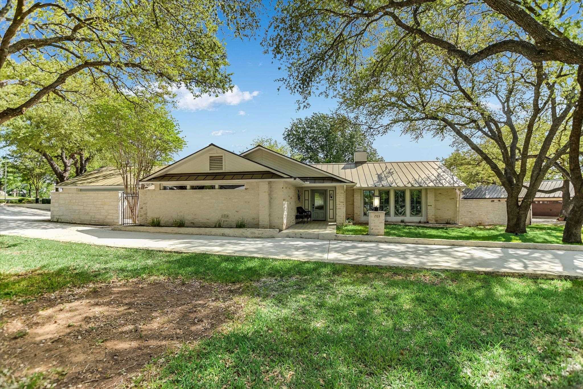 703 Red Sails, Horseshoe Bay