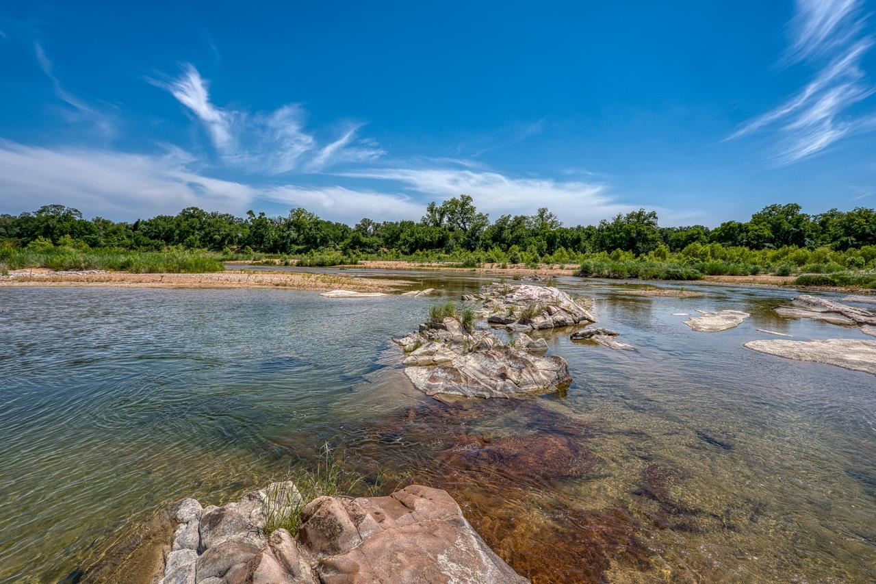 201A Riverside, Llano