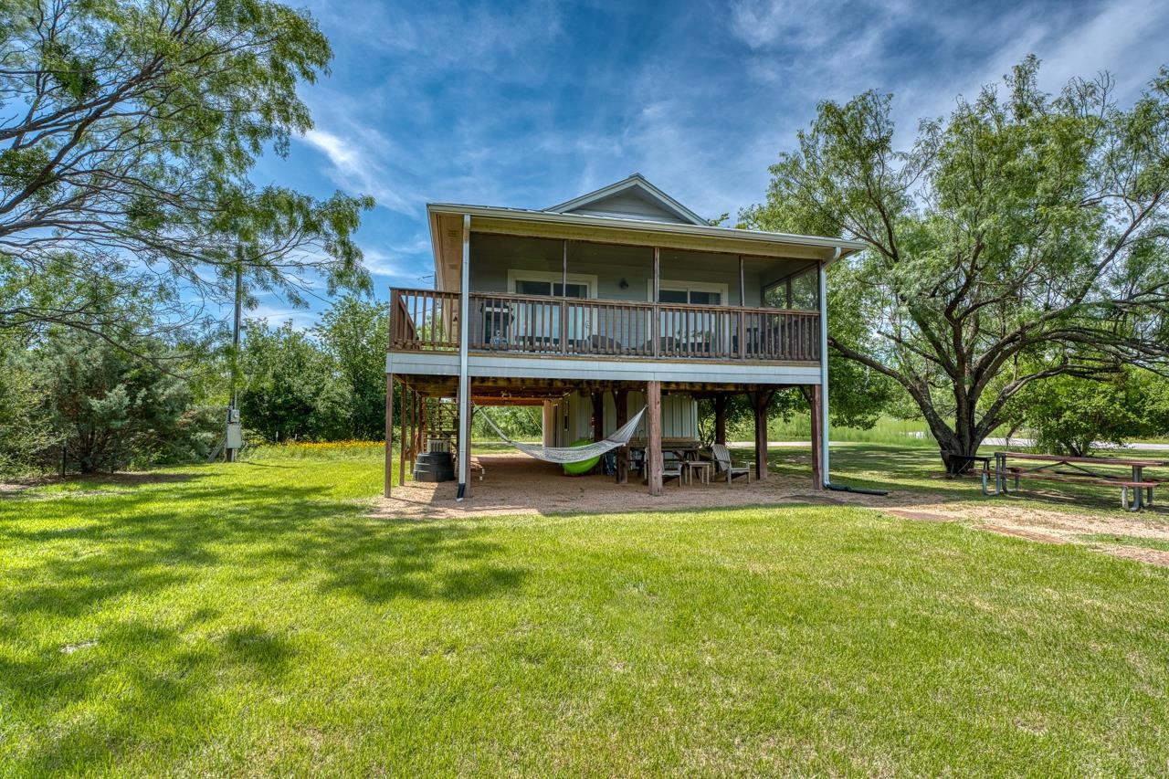 2433 County Road 102, Llano