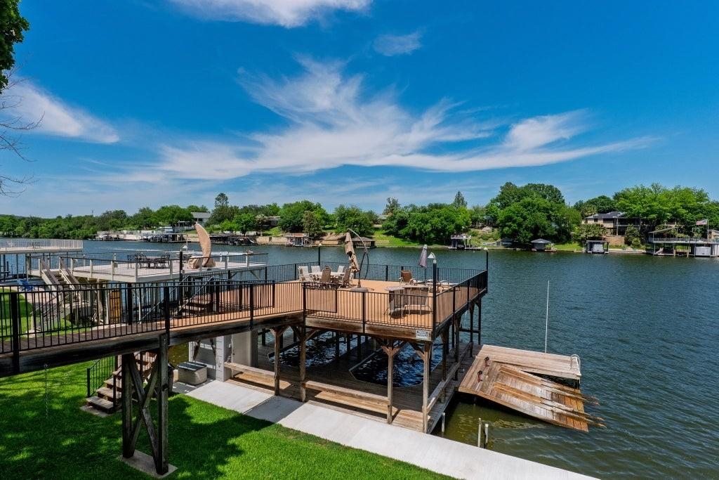 208 Riverside, Kingsland