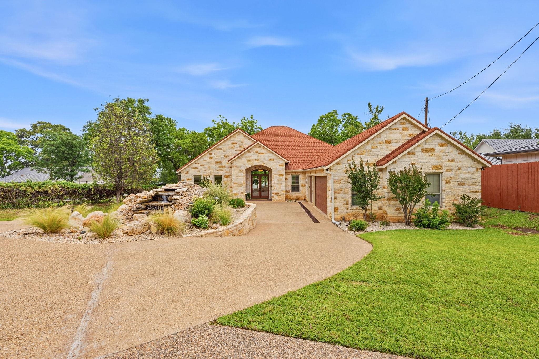 5100 Fm 2147, Horseshoe Bay