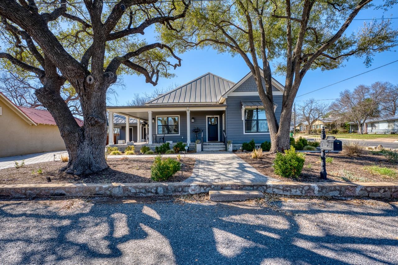 208 Luce, Llano