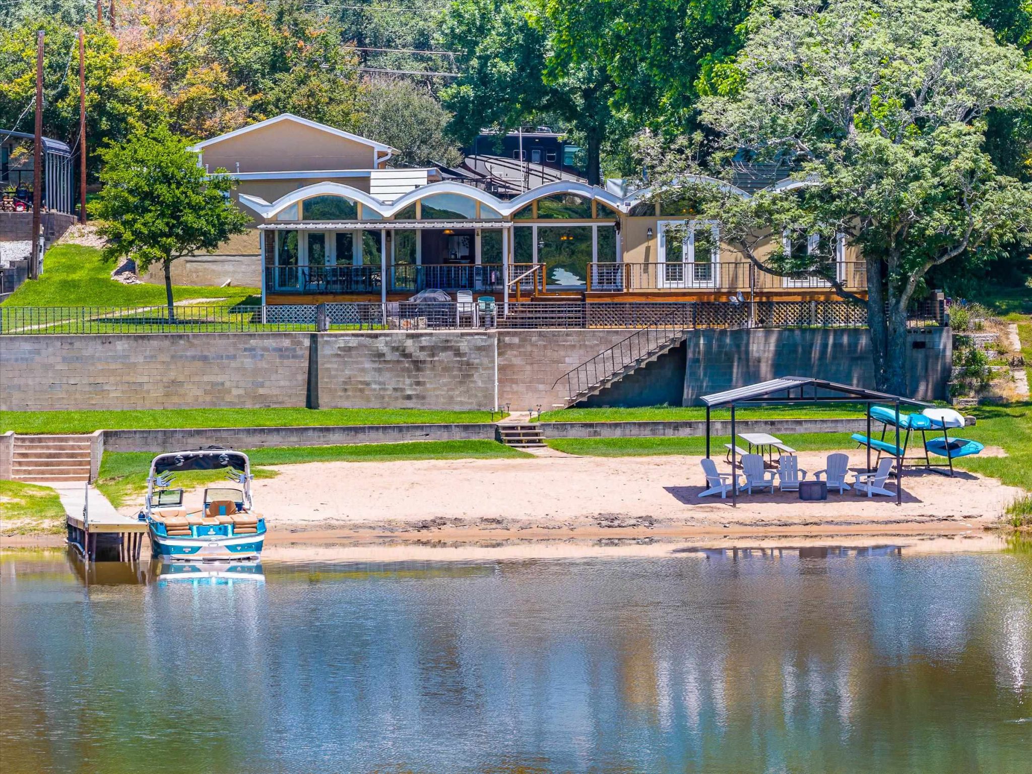 3708 River Oaks, Kingsland