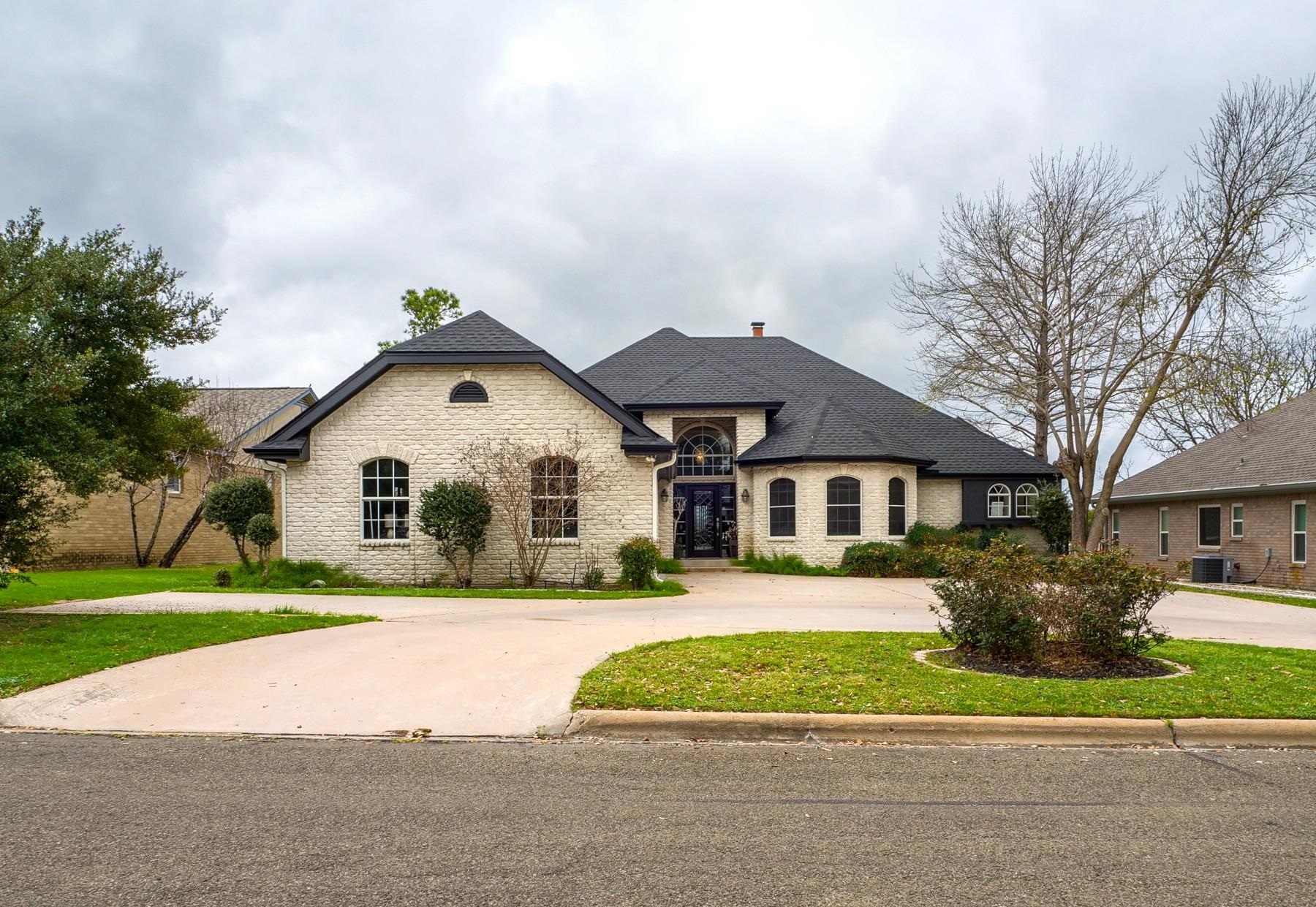415 St Andrews, Meadowlakes