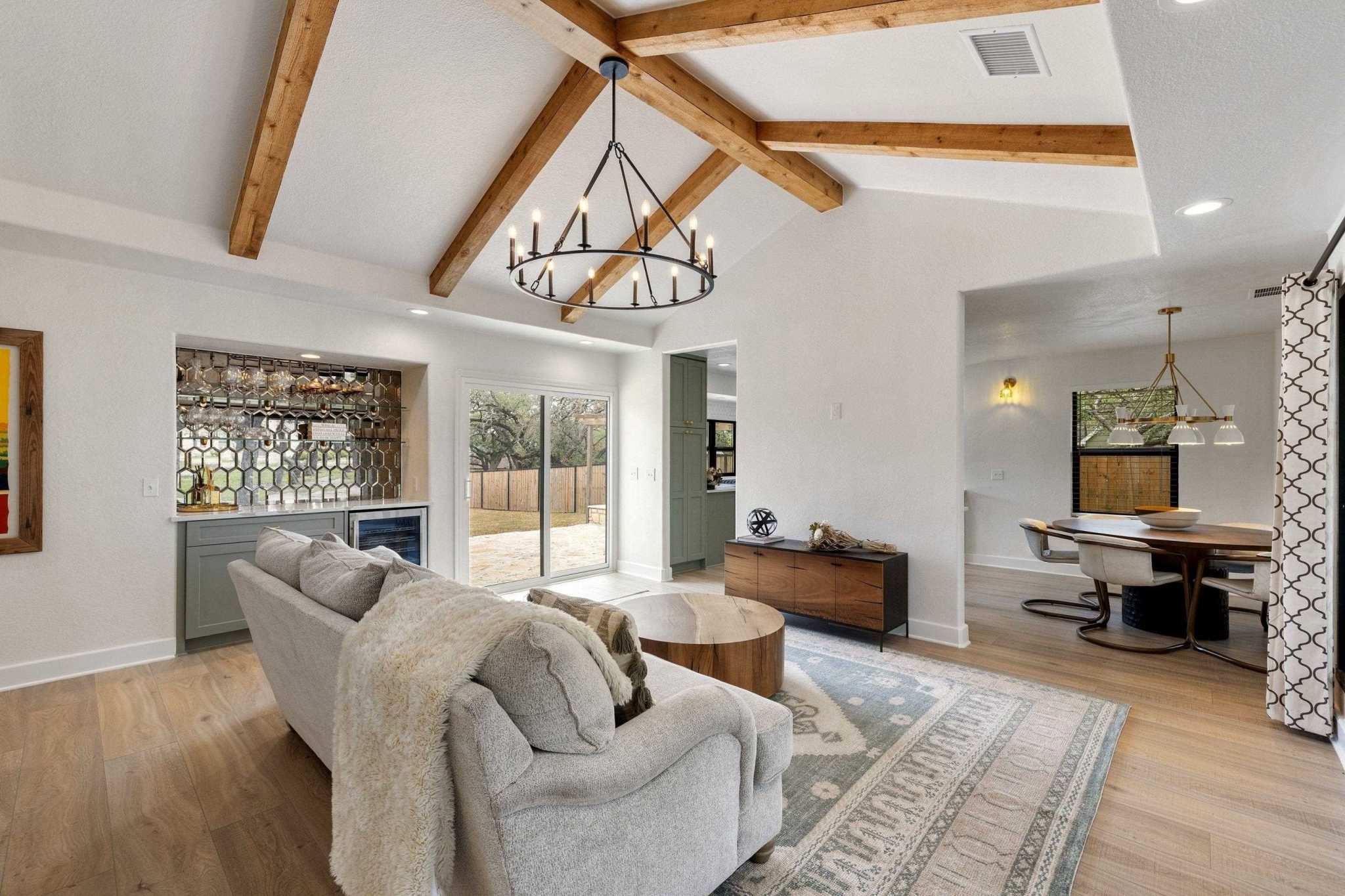 607 Liveoak, Johnson City