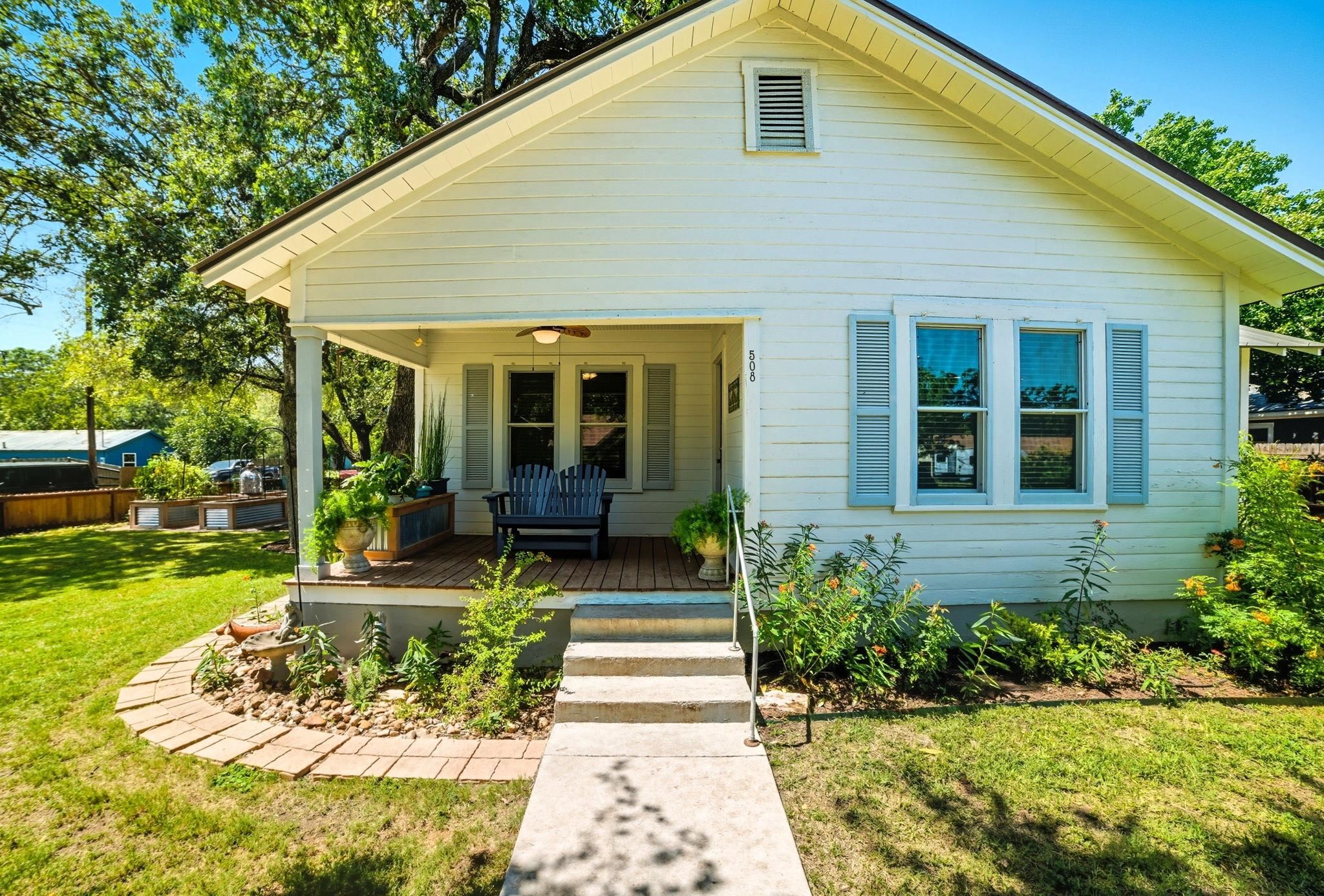 508 Vandeveer St, Burnet
