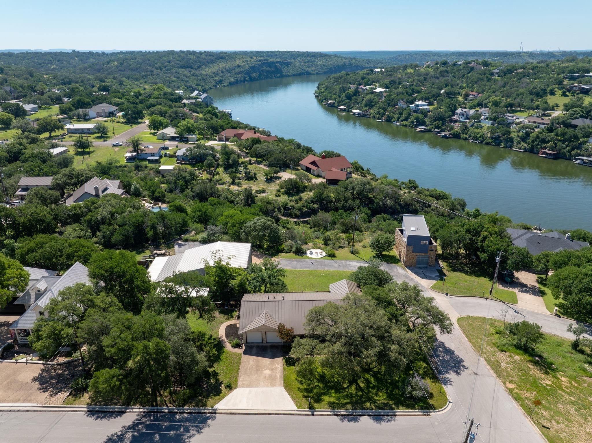 401 Crestview Dr, Marble Falls