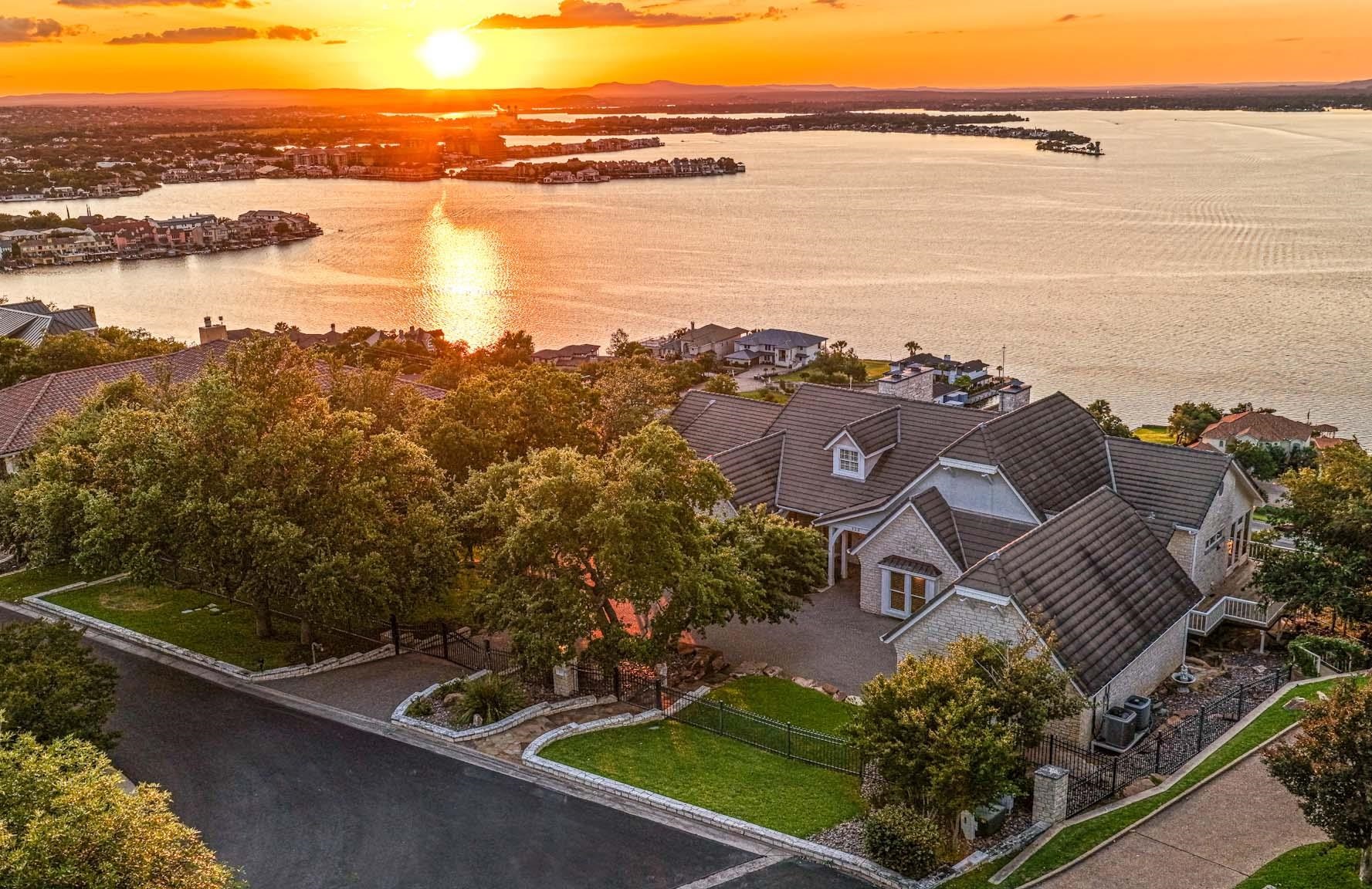 105 Dalton, Horseshoe Bay