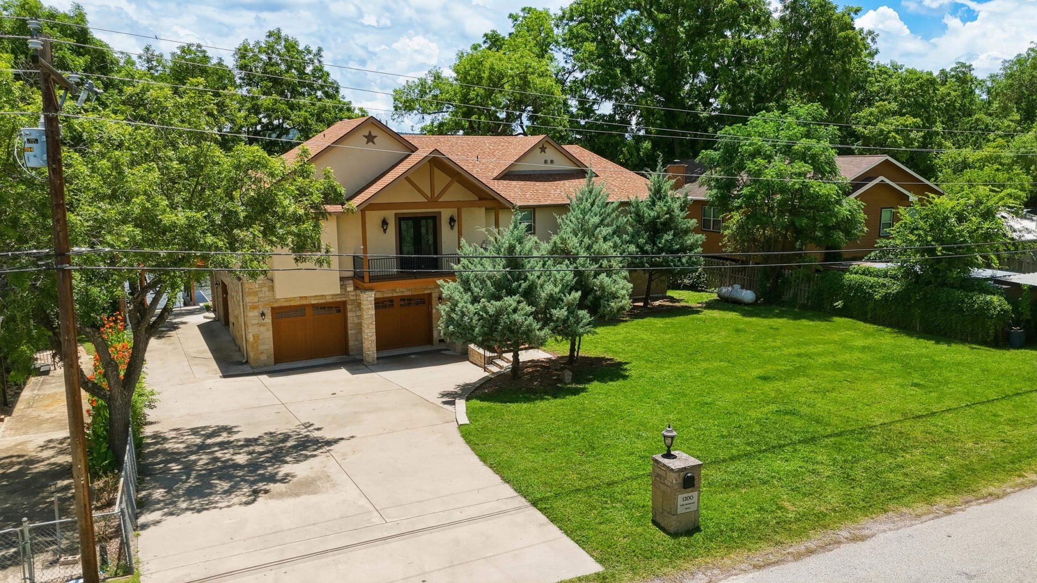 1200 Long Mountain Dr., Burnet