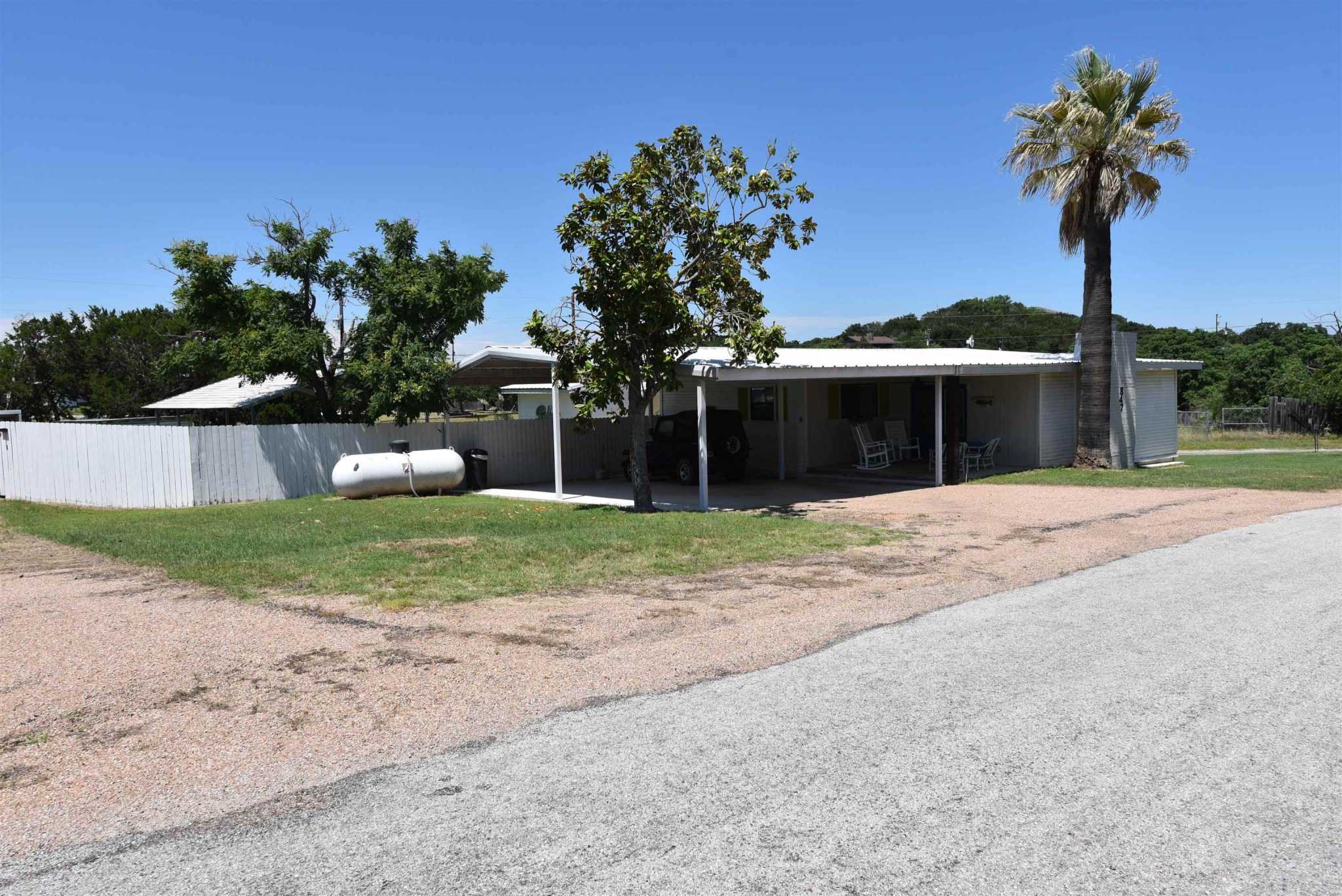 847 Ridgeway, Tow