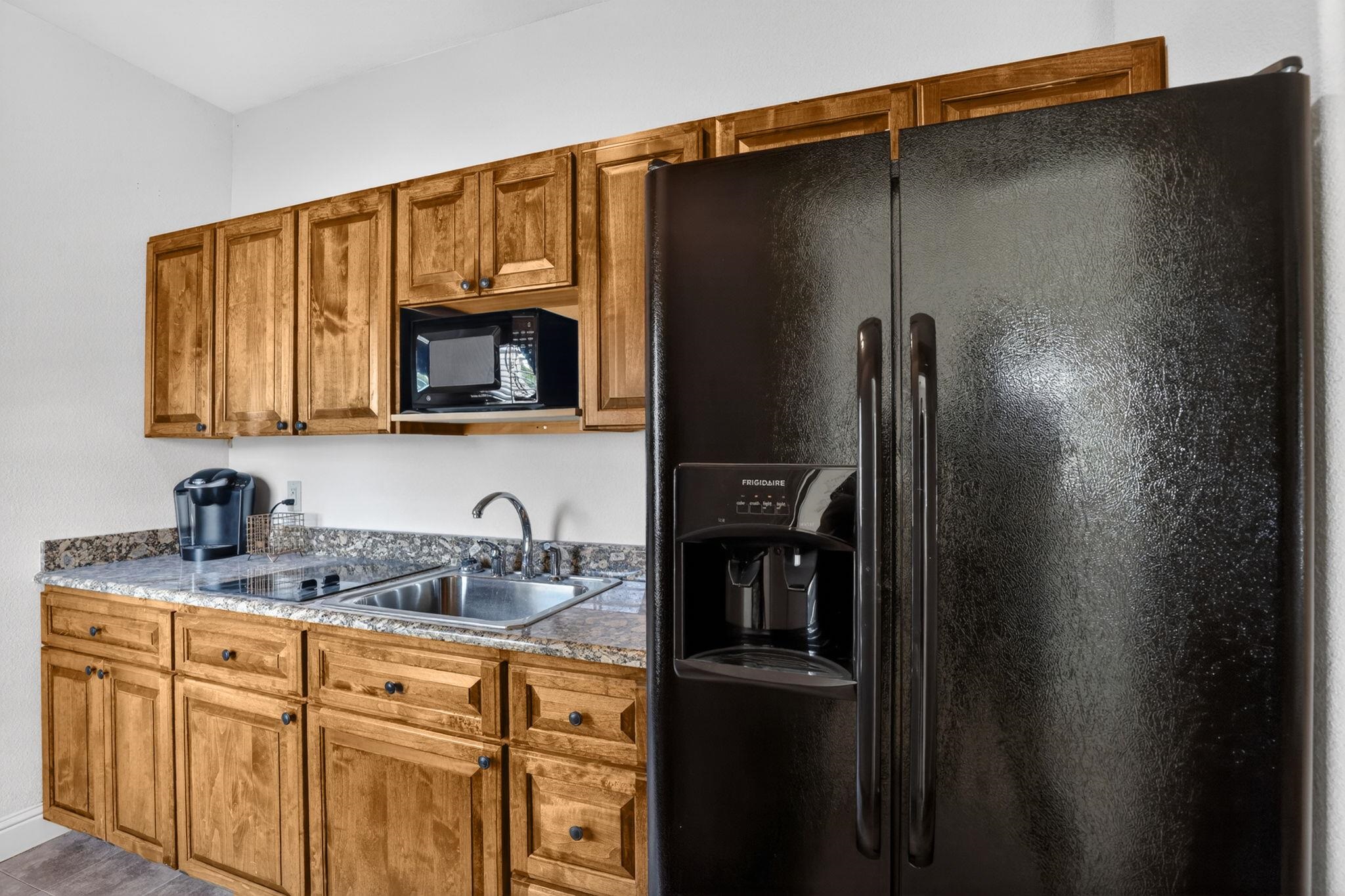 BOAT HOUSE CASITA OFFERS GUESTS A QUITE SEQUESTERED SPACE TO RELAX WITH AMAZING LAKE VIEWS!
