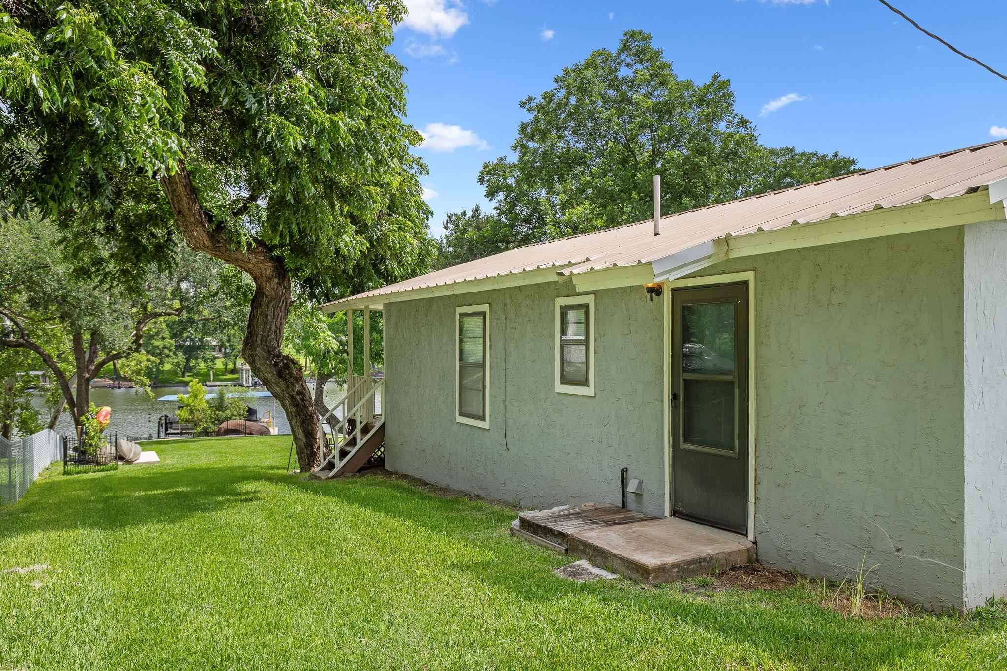 806 Clen Oaks Pkwy, Burnet