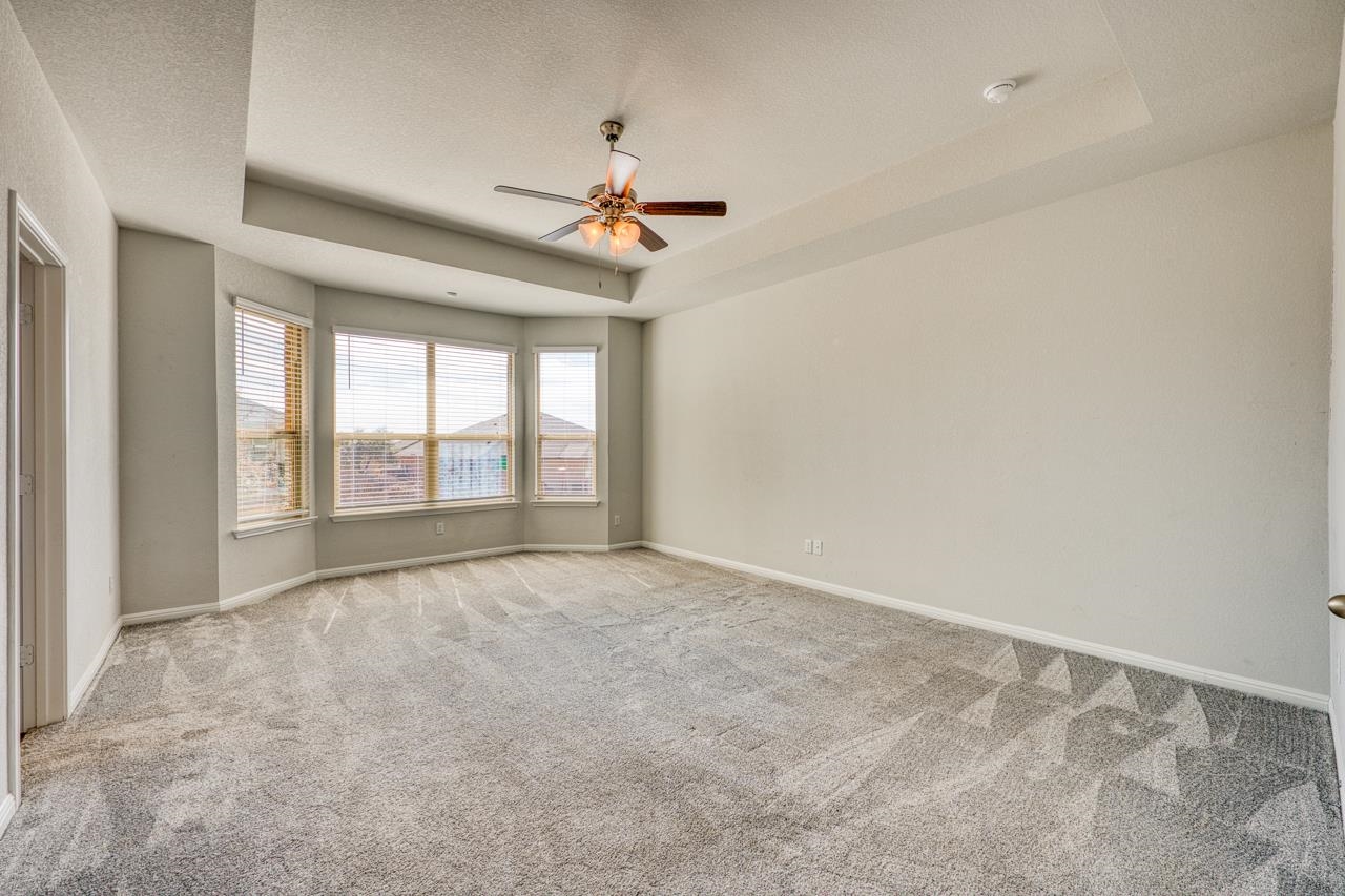 Large Master Bedroom with Ensuite Bath