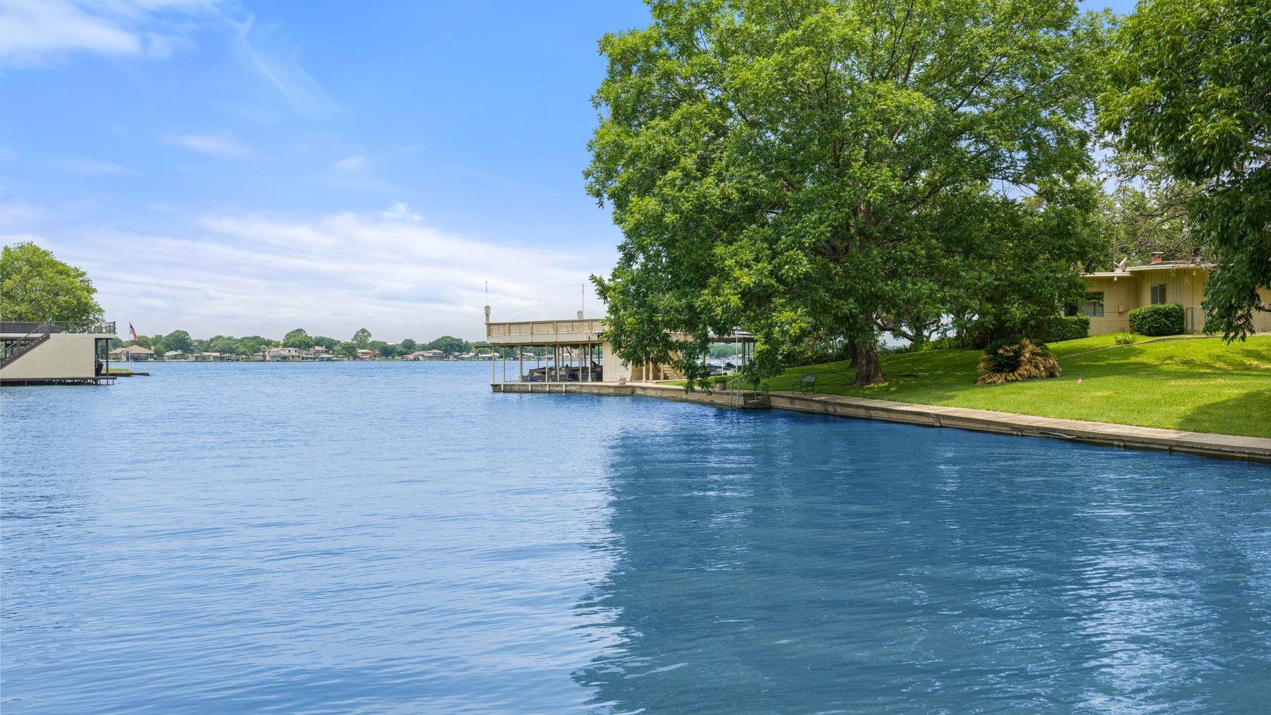 218 Bluebird Circle, Highland Haven