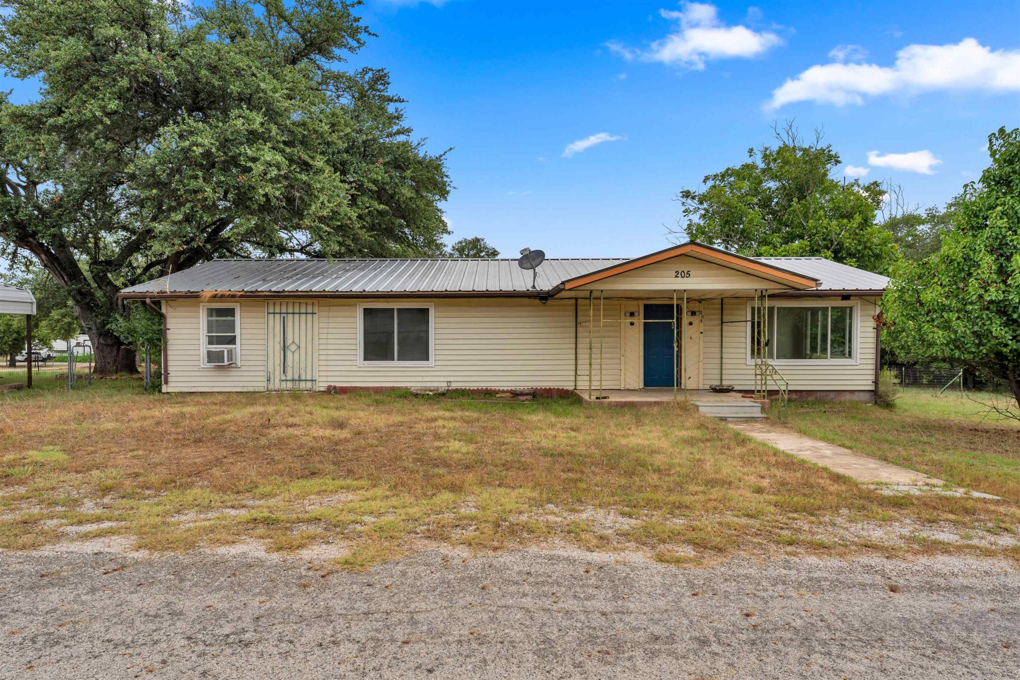 205 Beaver, Tow