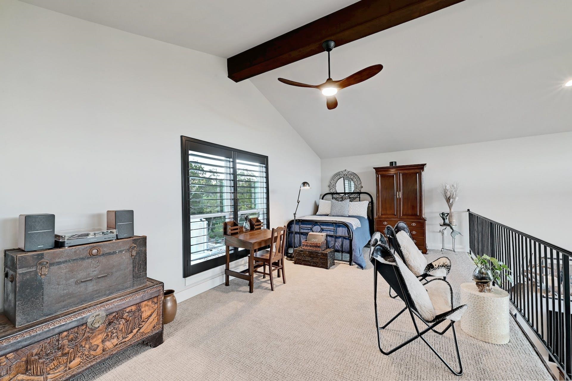 Upstairs loft with half bath has beautiful panoraminc view and is a great flex space.