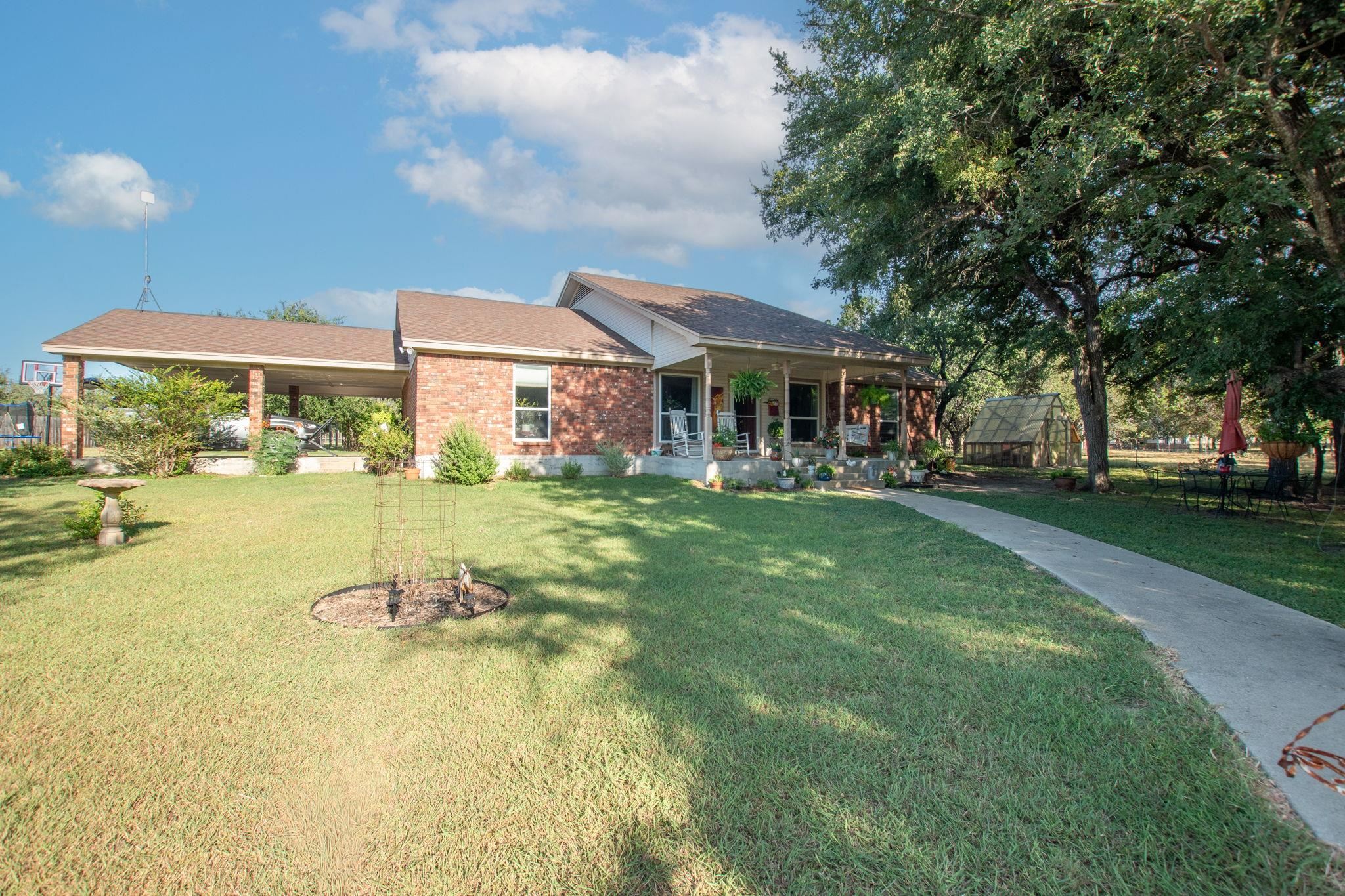 755 County Road 4390, Kempner