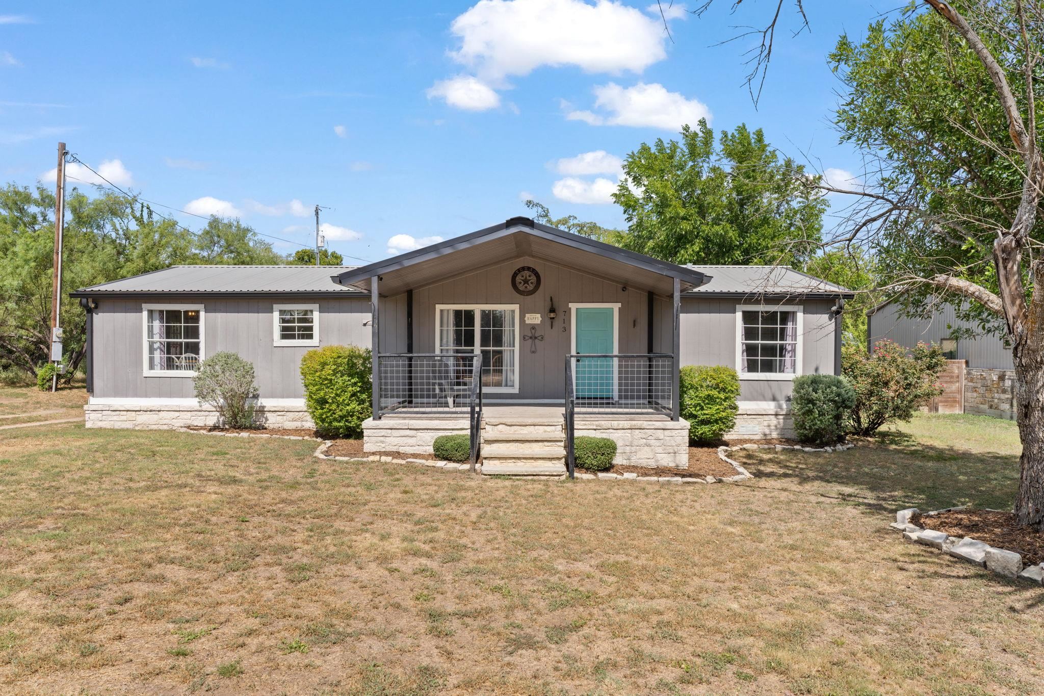 713 Blackburn Ln, Burnet