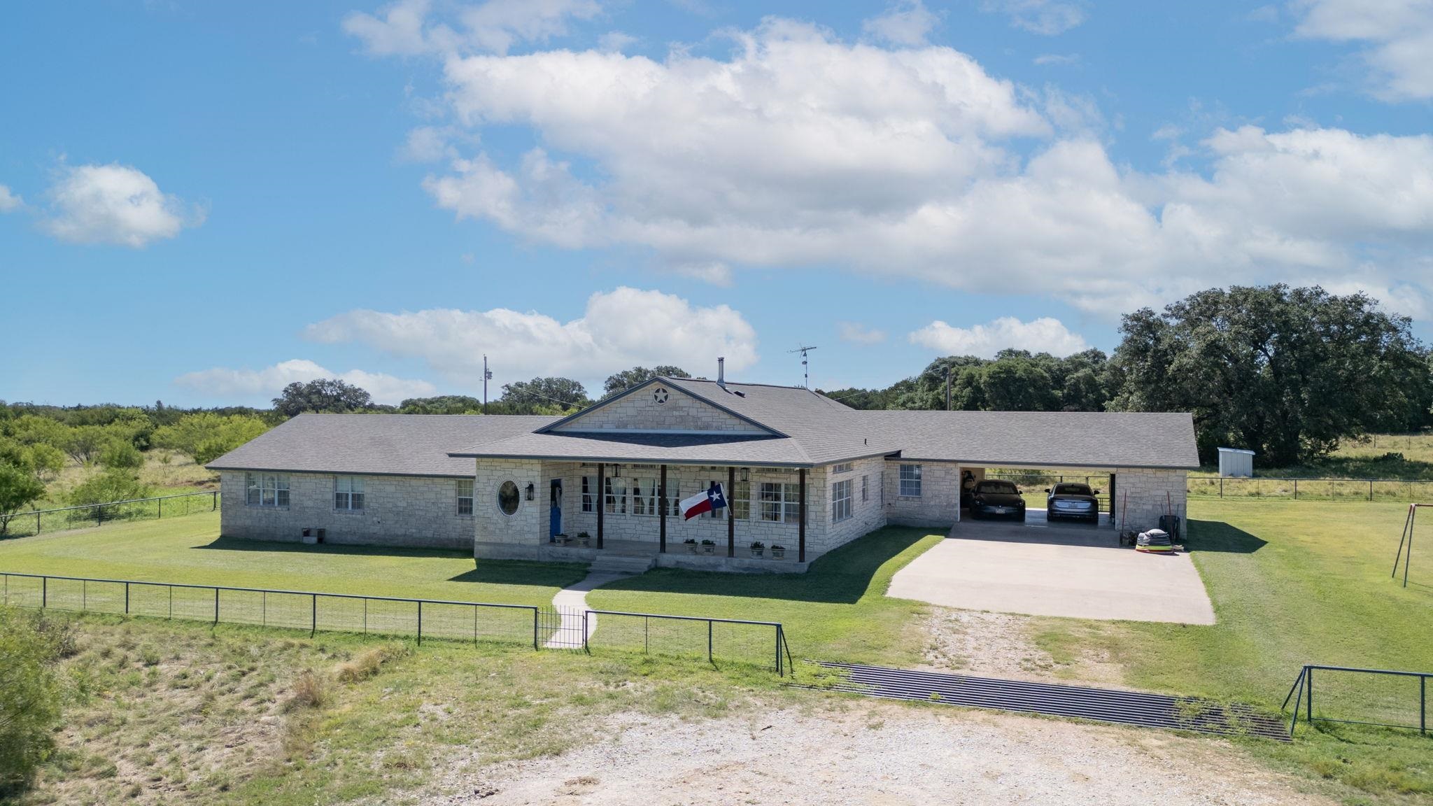 530 County Road 406, San Saba